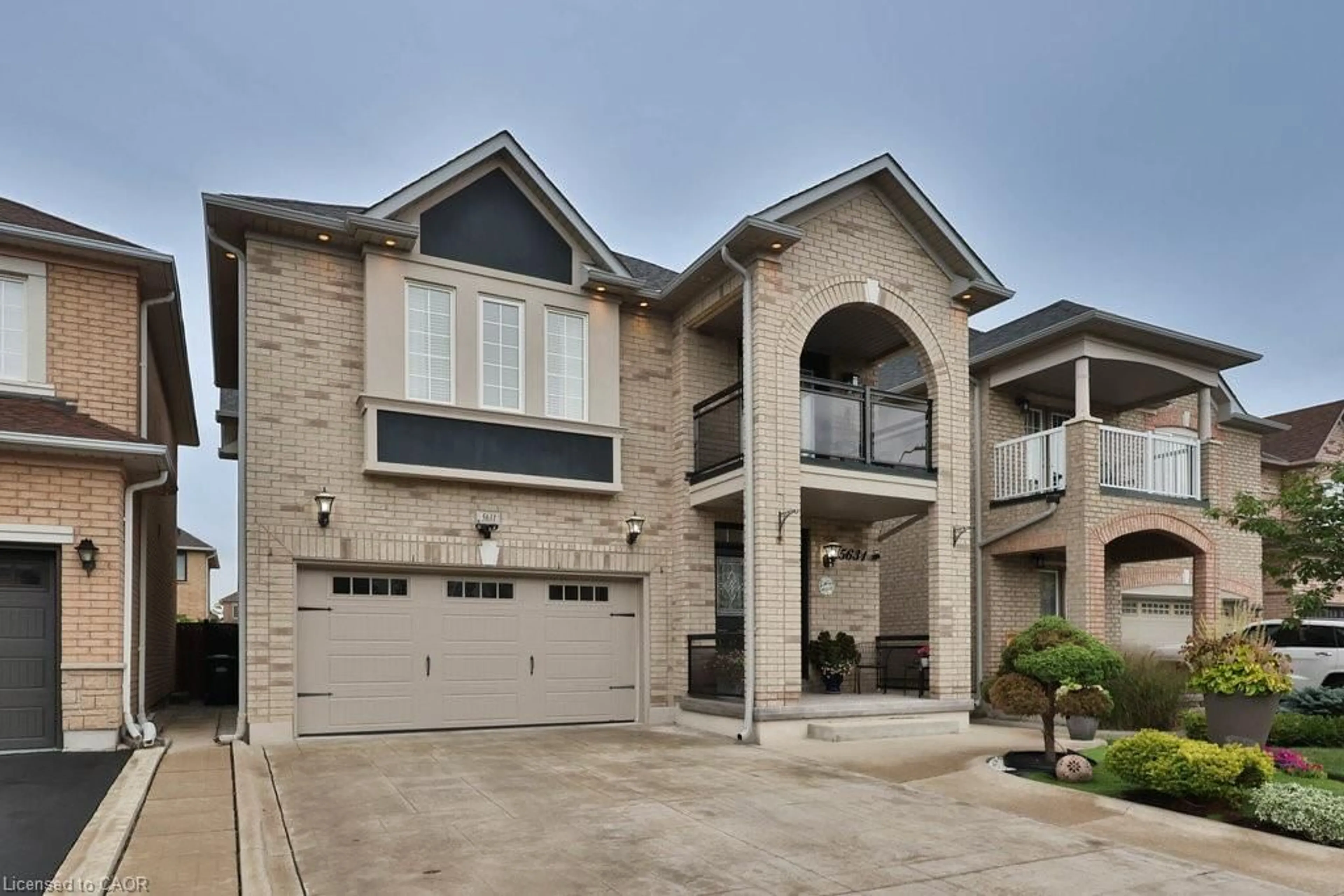 Home with brick exterior material, street for 5631 Kellandy Run, Mississauga Ontario L5M 7A8