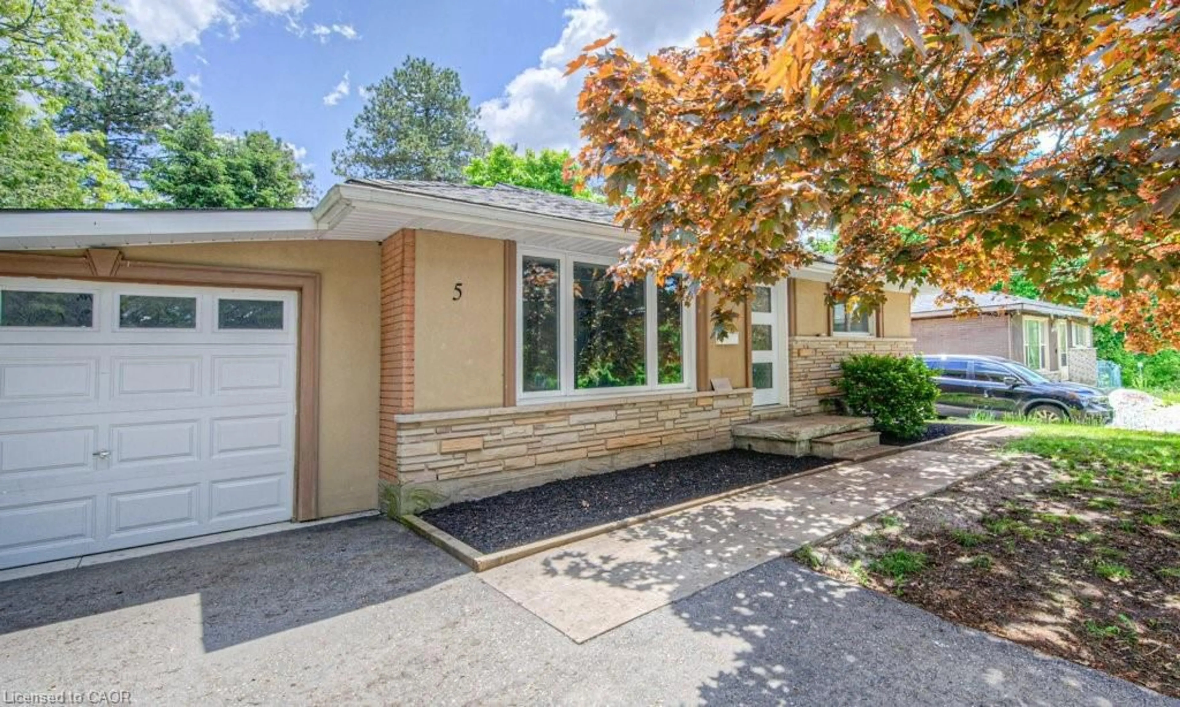Unknown for 5 Alison Ave, Cambridge Ontario N1R 1M8