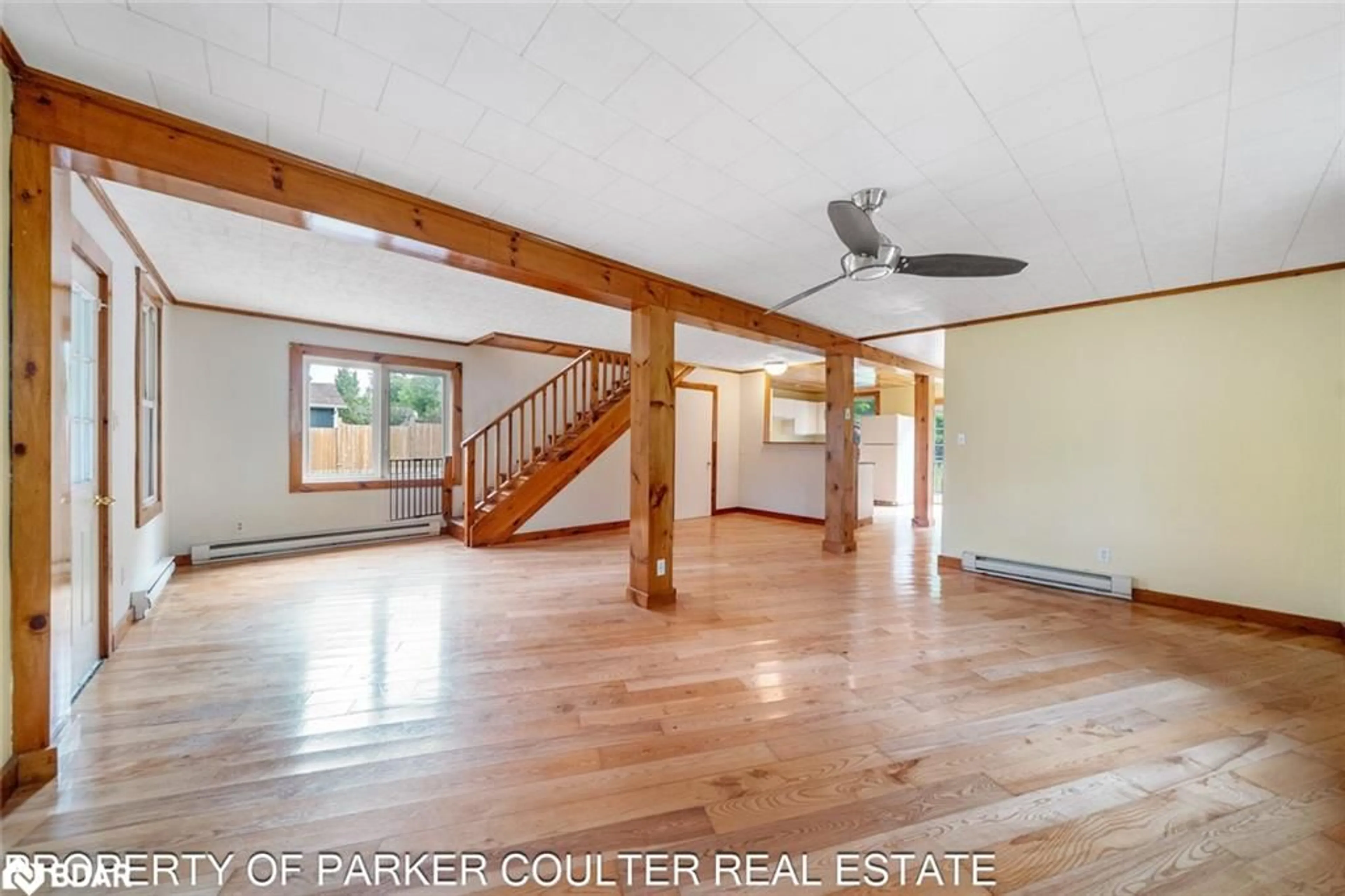 Indoor foyer for 575 High St, MacTier Ontario P0C 1H0