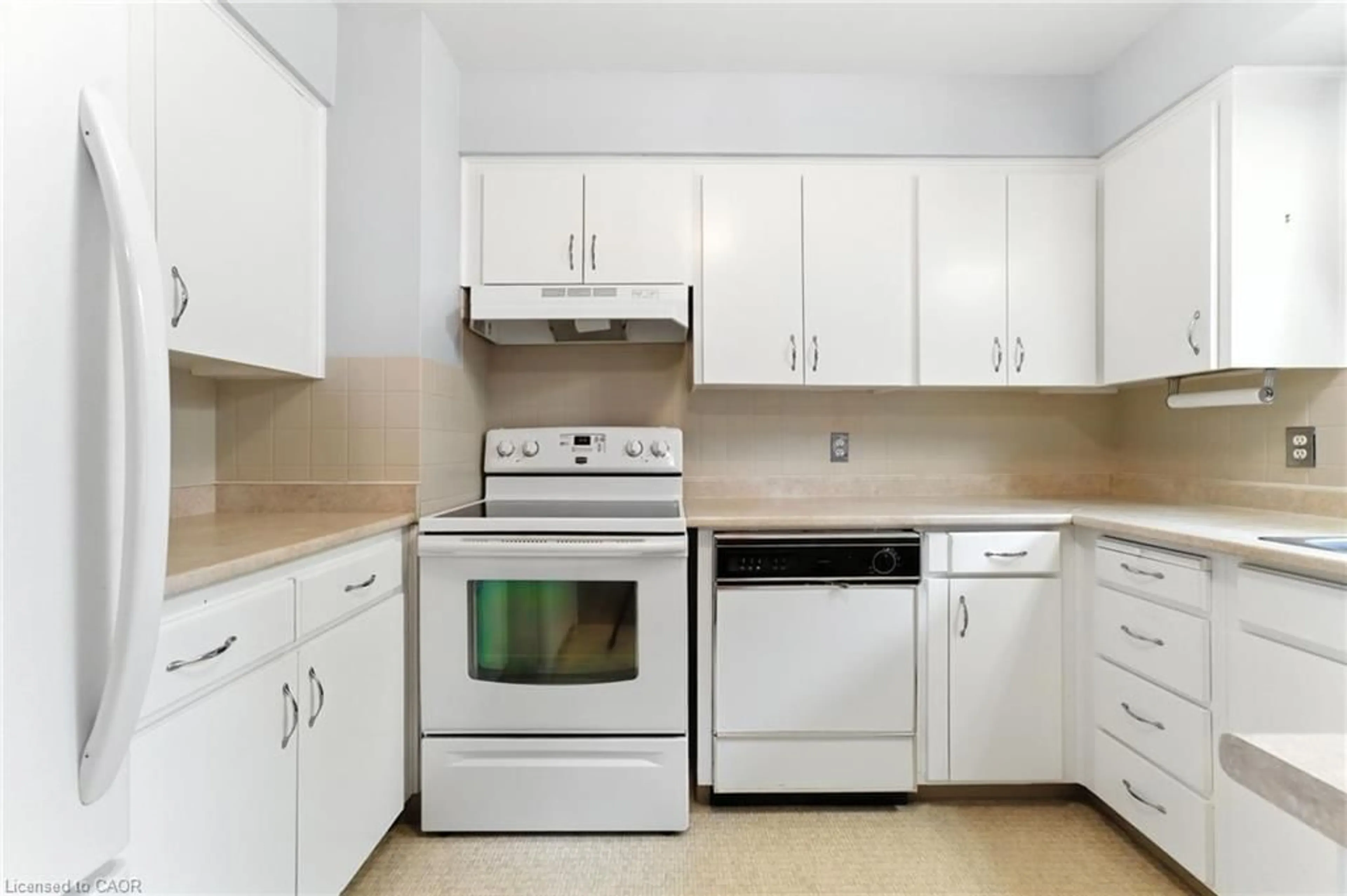 Standard kitchen, unknown for 73 Second Ave, Delhi Ontario N4B 1E4