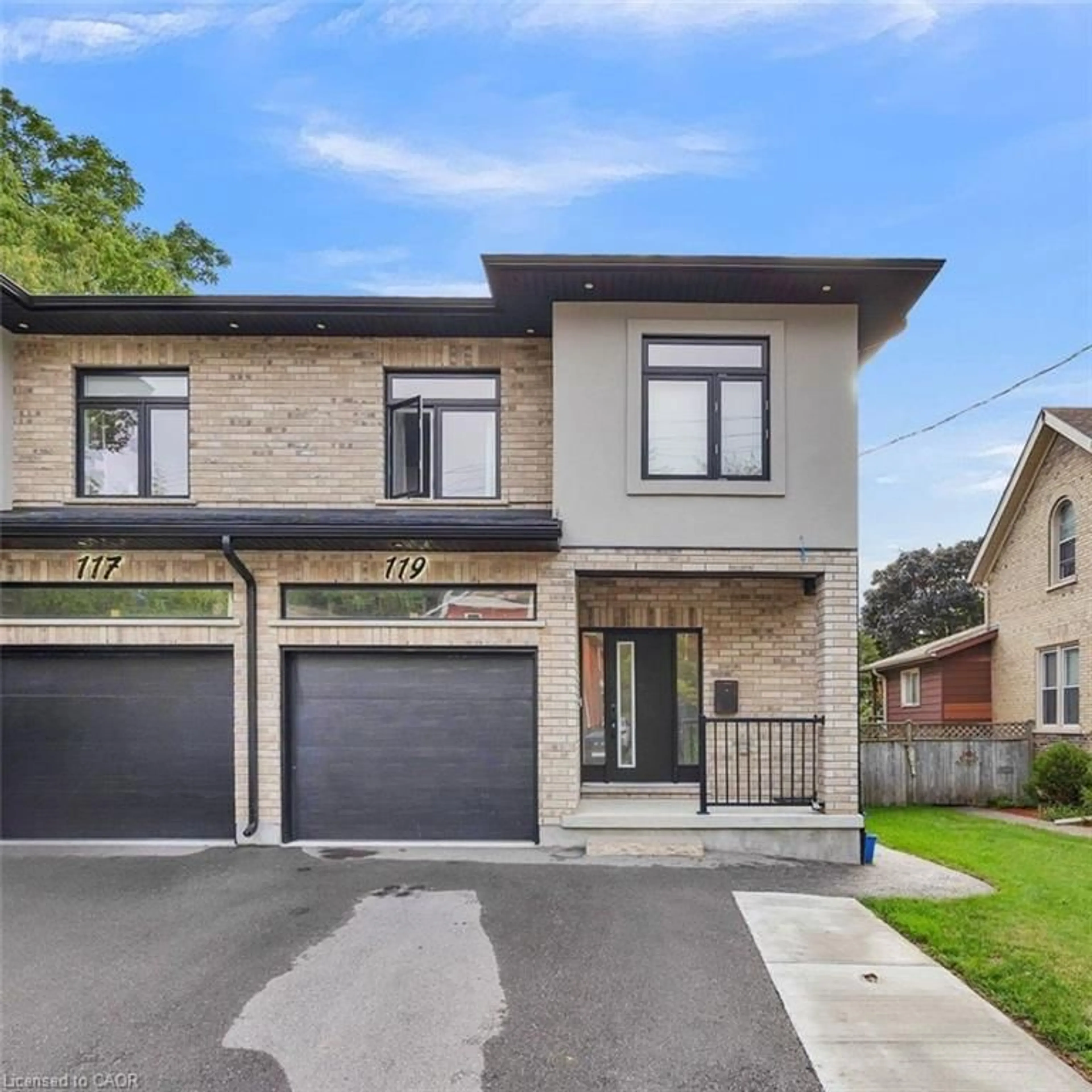 Home with brick exterior material, street for 119 Waterloo St, Kitchener Ontario N2H 3V5