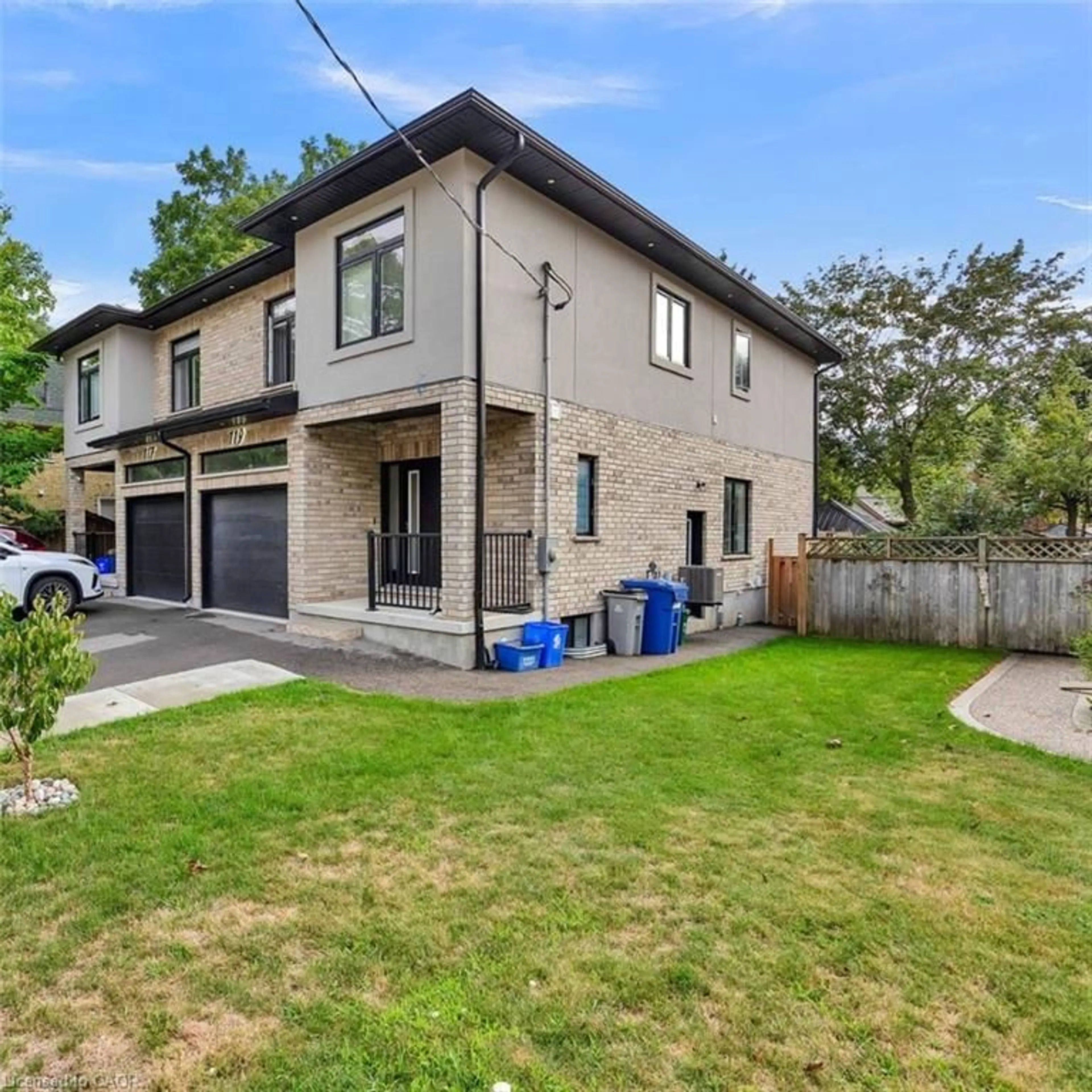 Home with brick exterior material, street for 119 Waterloo St, Kitchener Ontario N2H 3V5