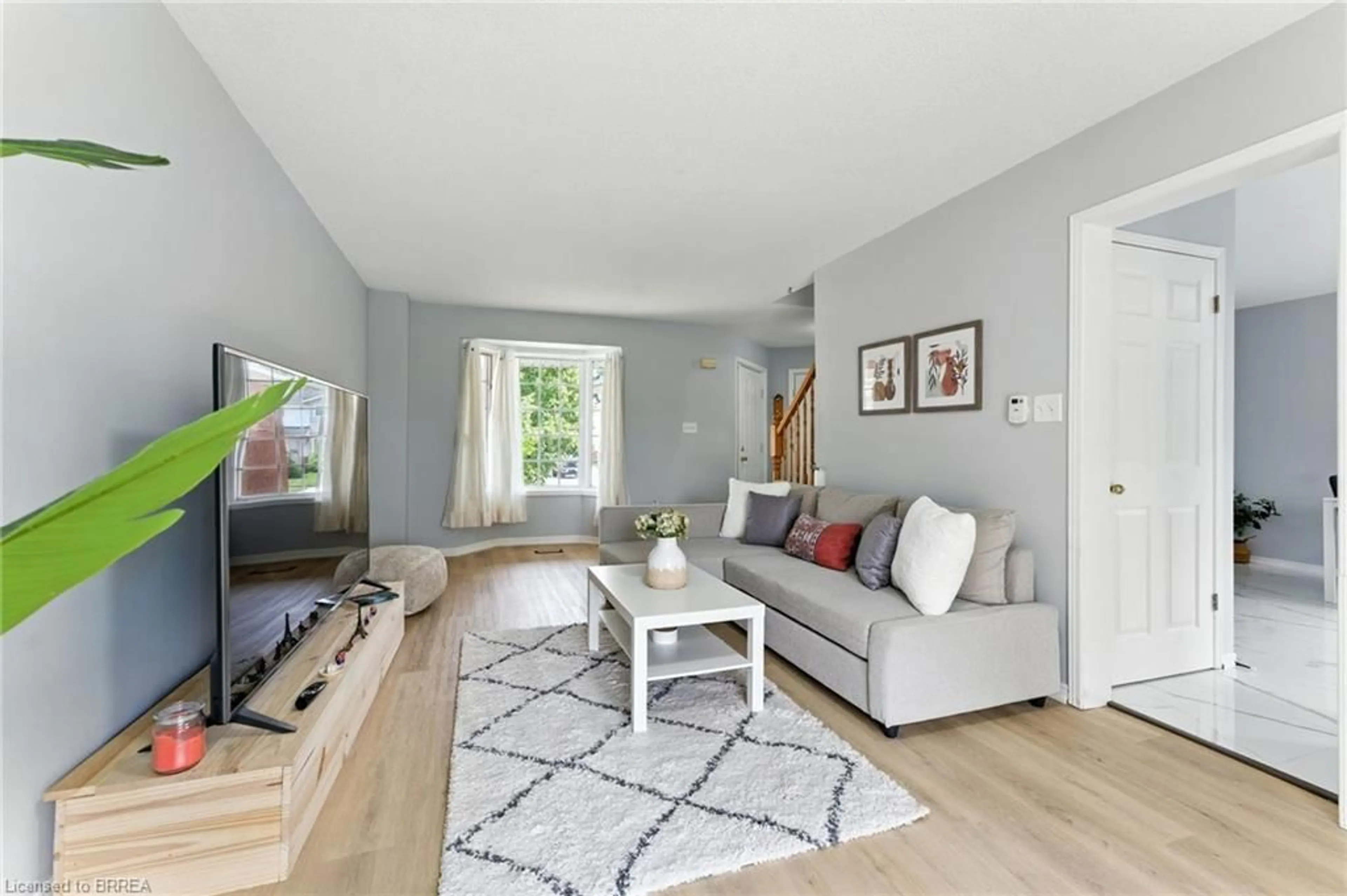 Living room with furniture, unknown for 220 Kinross St, Caledonia Ontario N3W 2K5