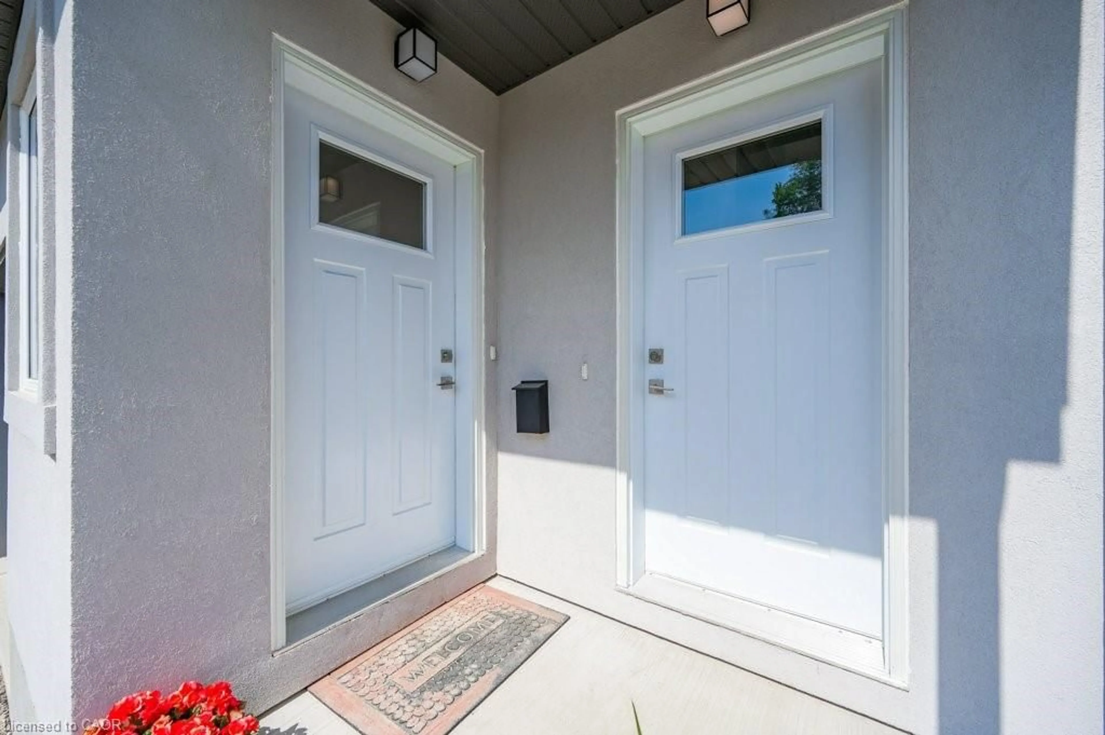 Indoor entryway for 204 Fifth Ave, Kitchener Ontario N2C 1P7