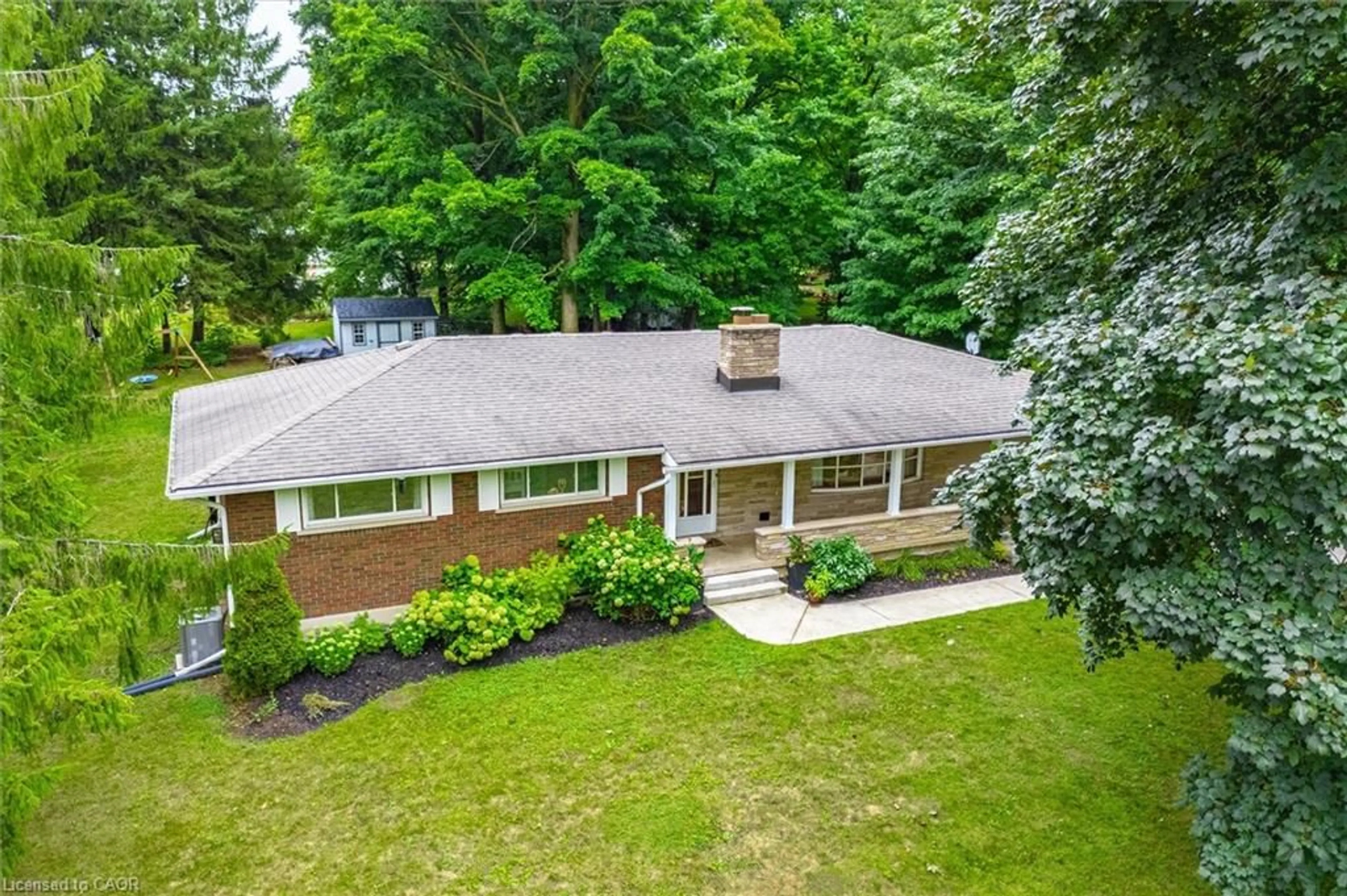 A pic from outside/outdoor area/front of a property/back of a property/a pic from drone, street for 348 Colborne St, Elora Ontario N0B 1S0