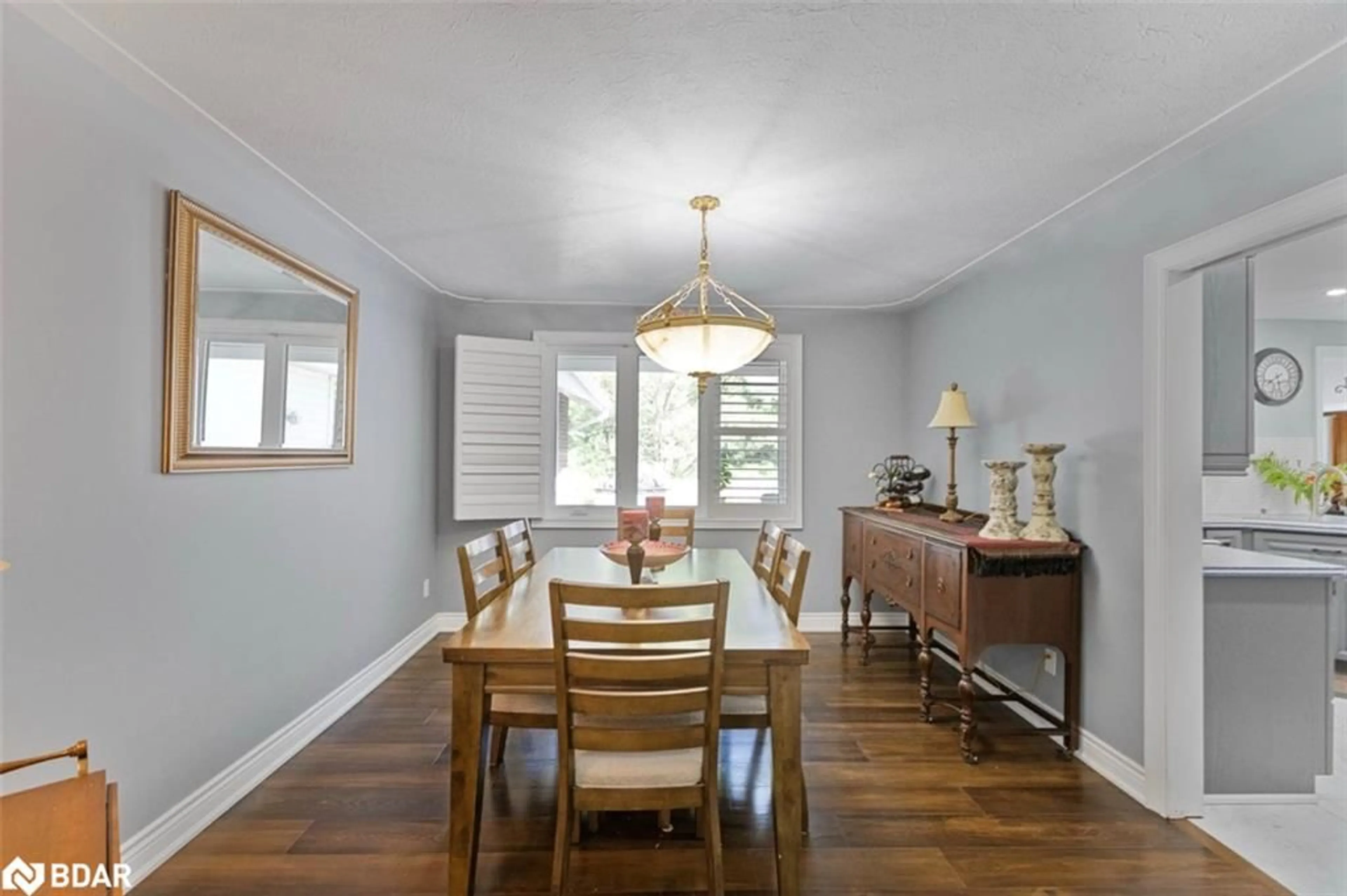 Dining room, wood/laminate floor for 87 Tutela Heights Rd, Brantford Ontario N3T 1A4