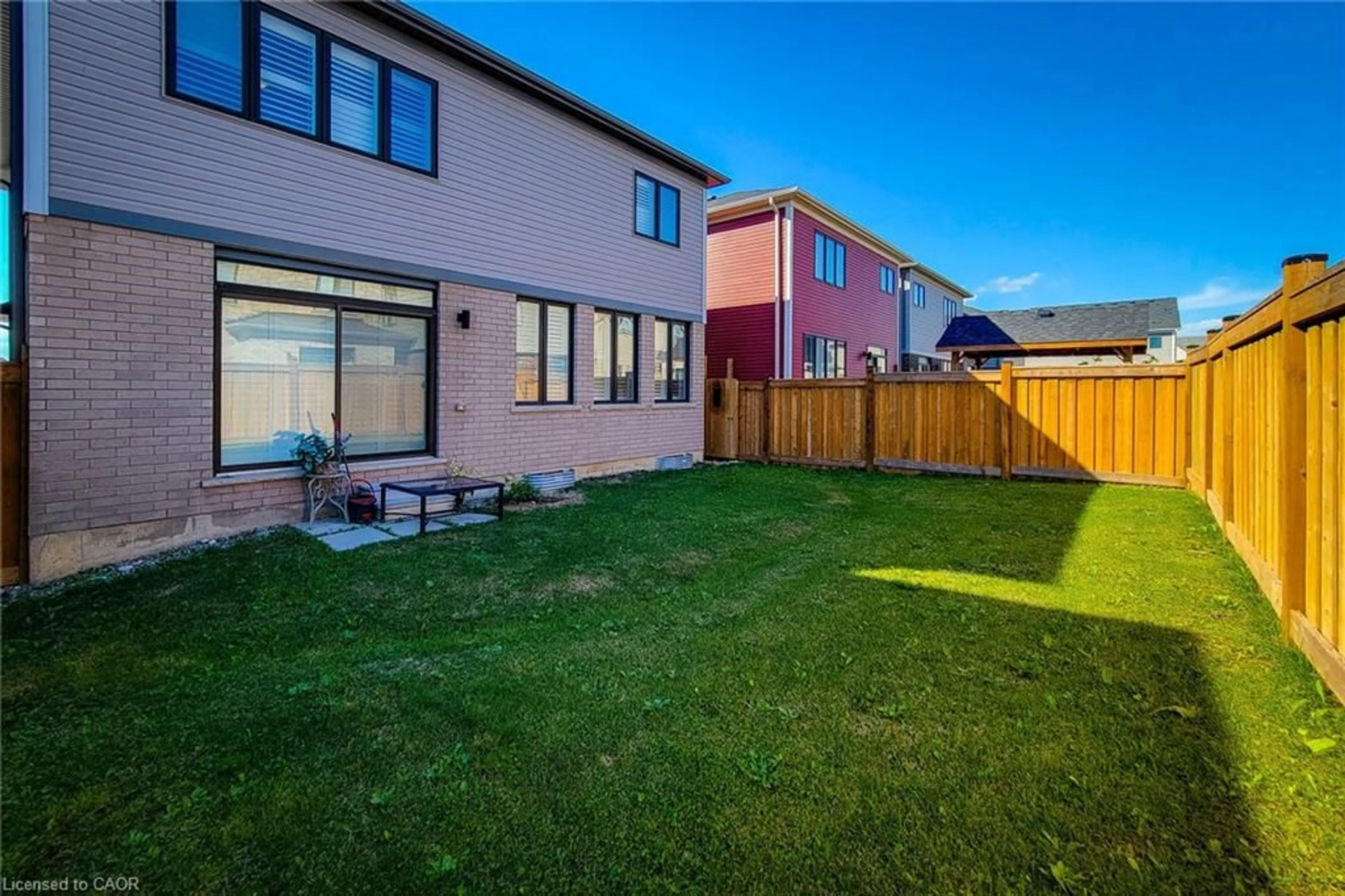 Unknown for 26 Whithorn Cres, Caledonia Ontario N3W 0E5