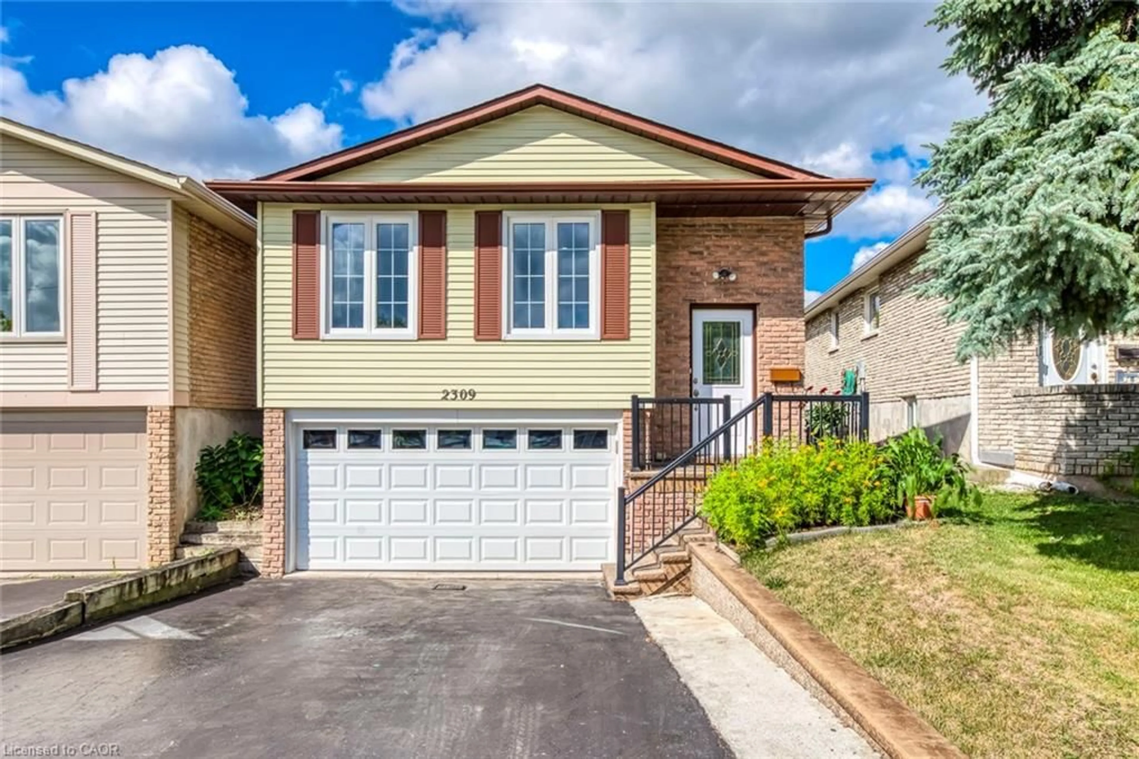 Home with brick exterior material, street for 2309 Malcolm Cres, Burlington Ontario L7P 4G8