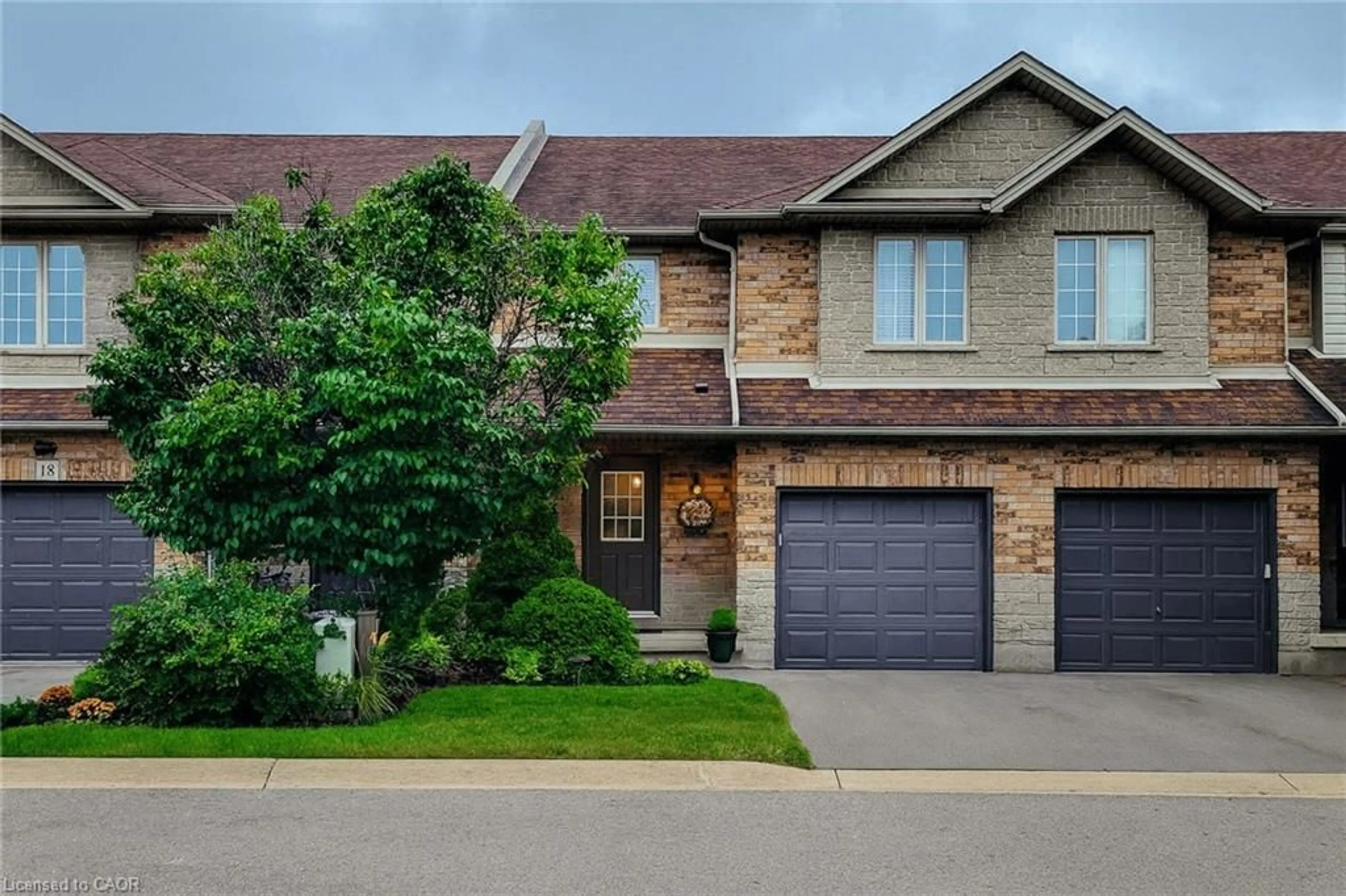 Home with brick exterior material, street for 18 Cedar St #19, Grimsby Ontario L3M 5M7