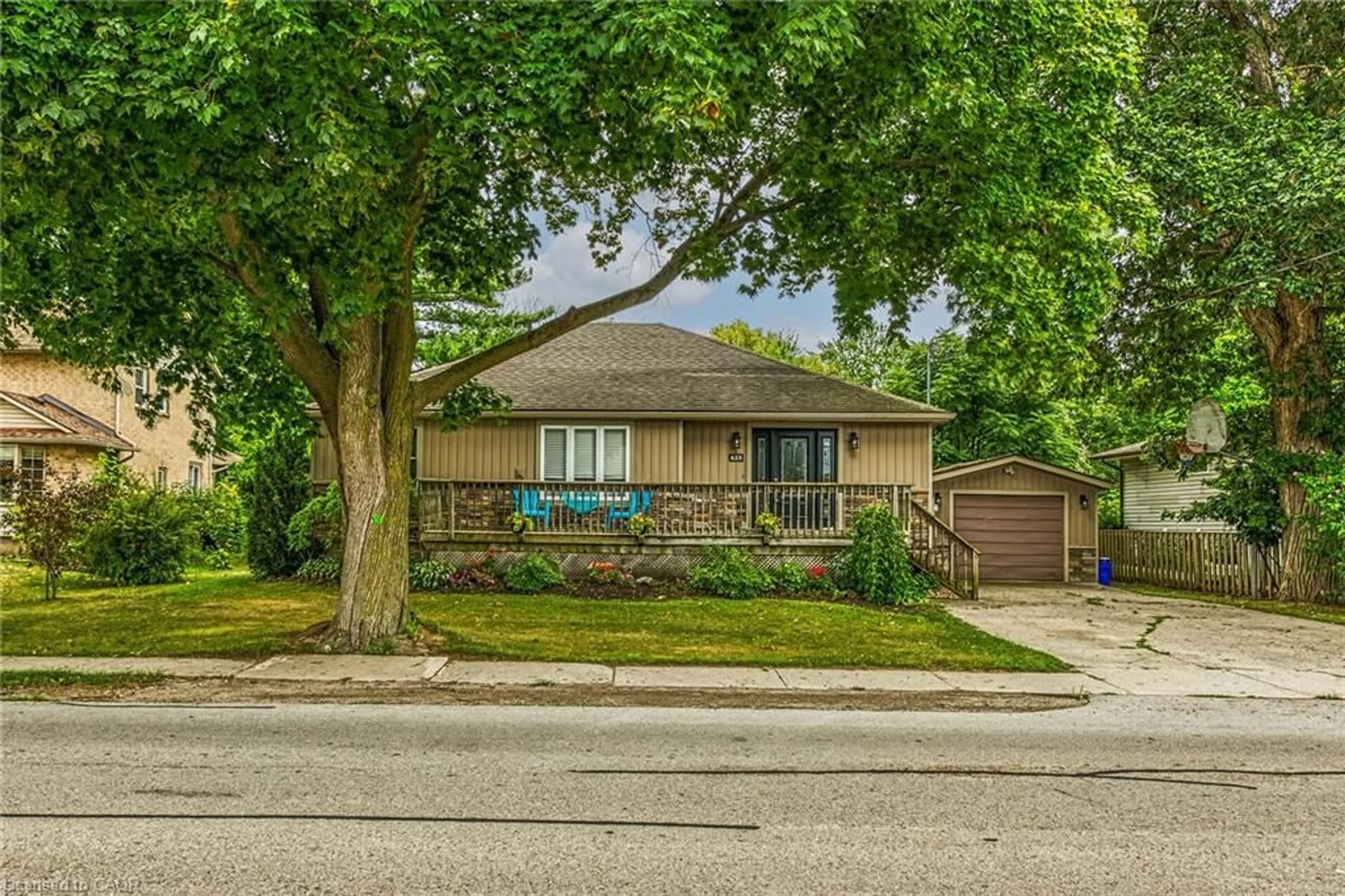 Home with brick exterior material, street for 423 George St, Dunnville Ontario N1A 2T8