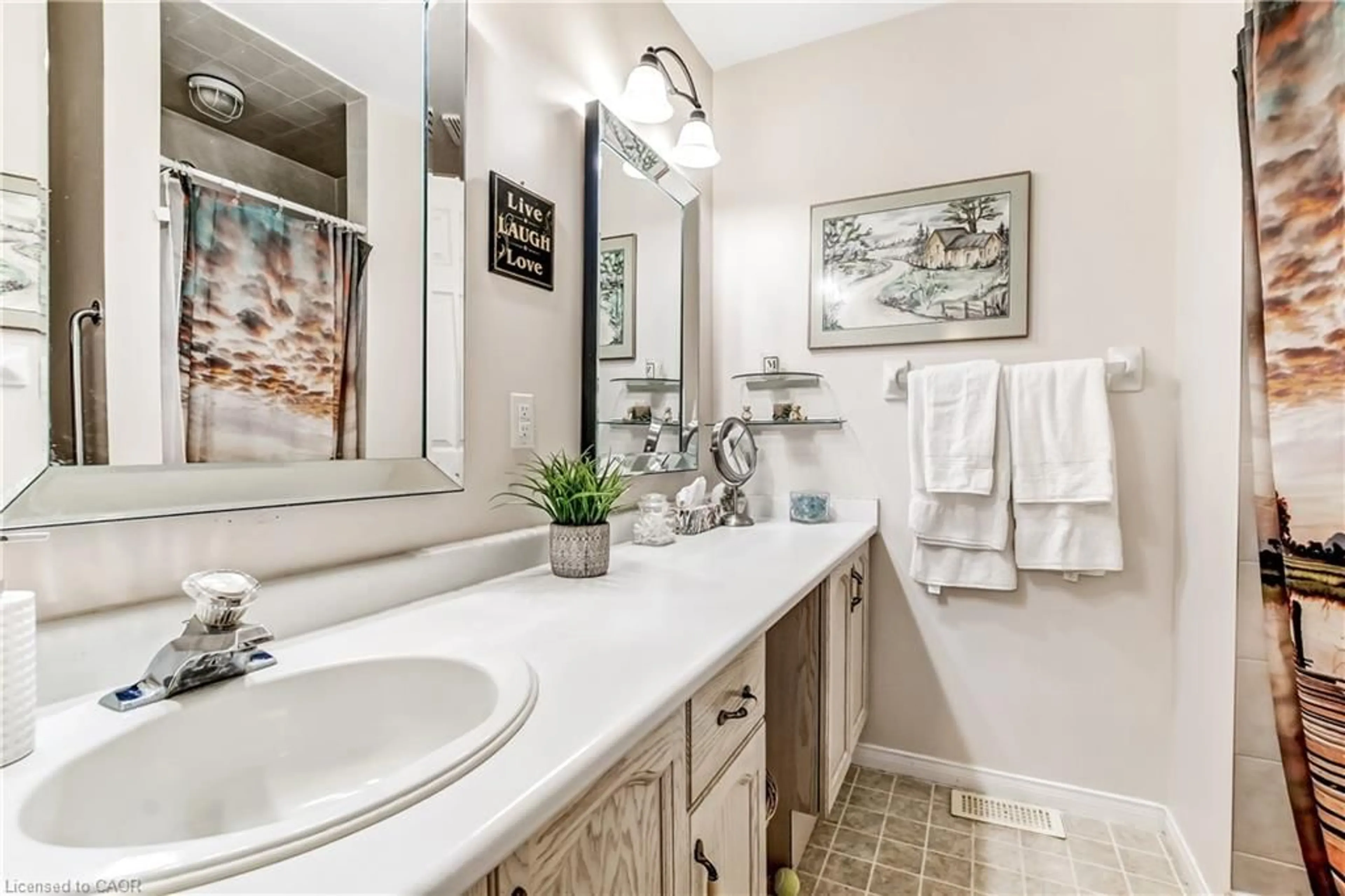 Contemporary bathroom, ceramic/tile floor for 5 Walsingham Dr, Port Rowan Ontario N0E 1M0