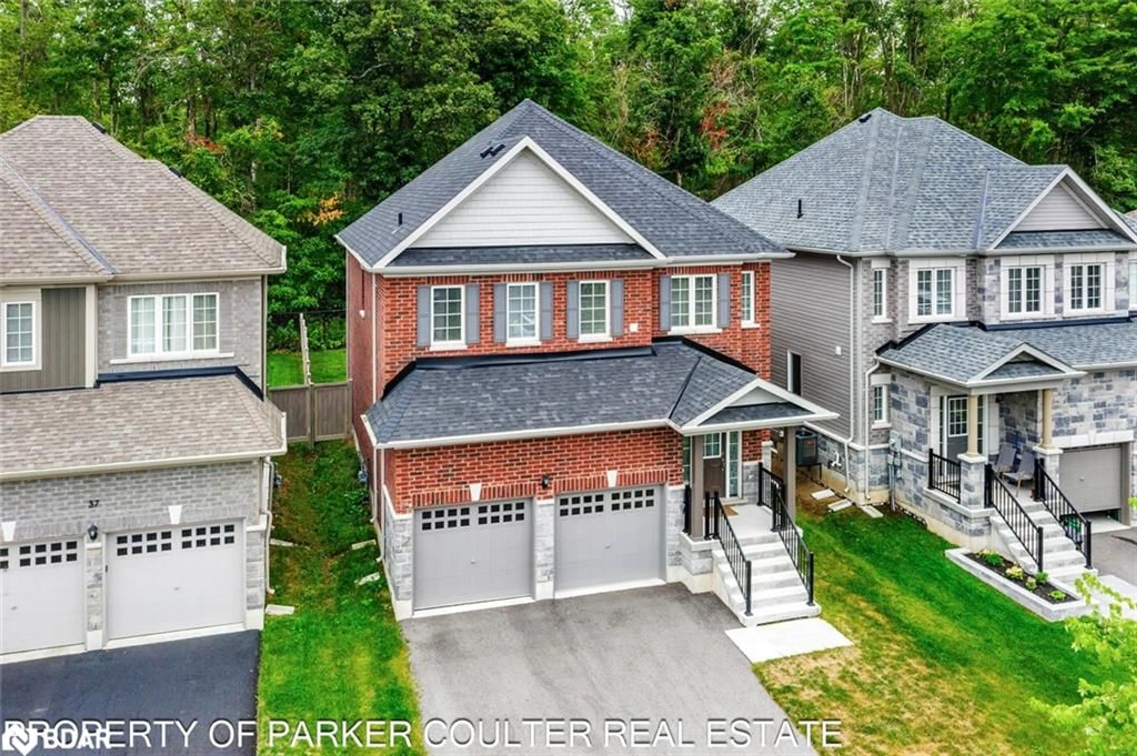 A pic from outside/outdoor area/front of a property/back of a property/a pic from drone, street for 35 Atlantis Drive, Orillia Ontario L3V 8L4