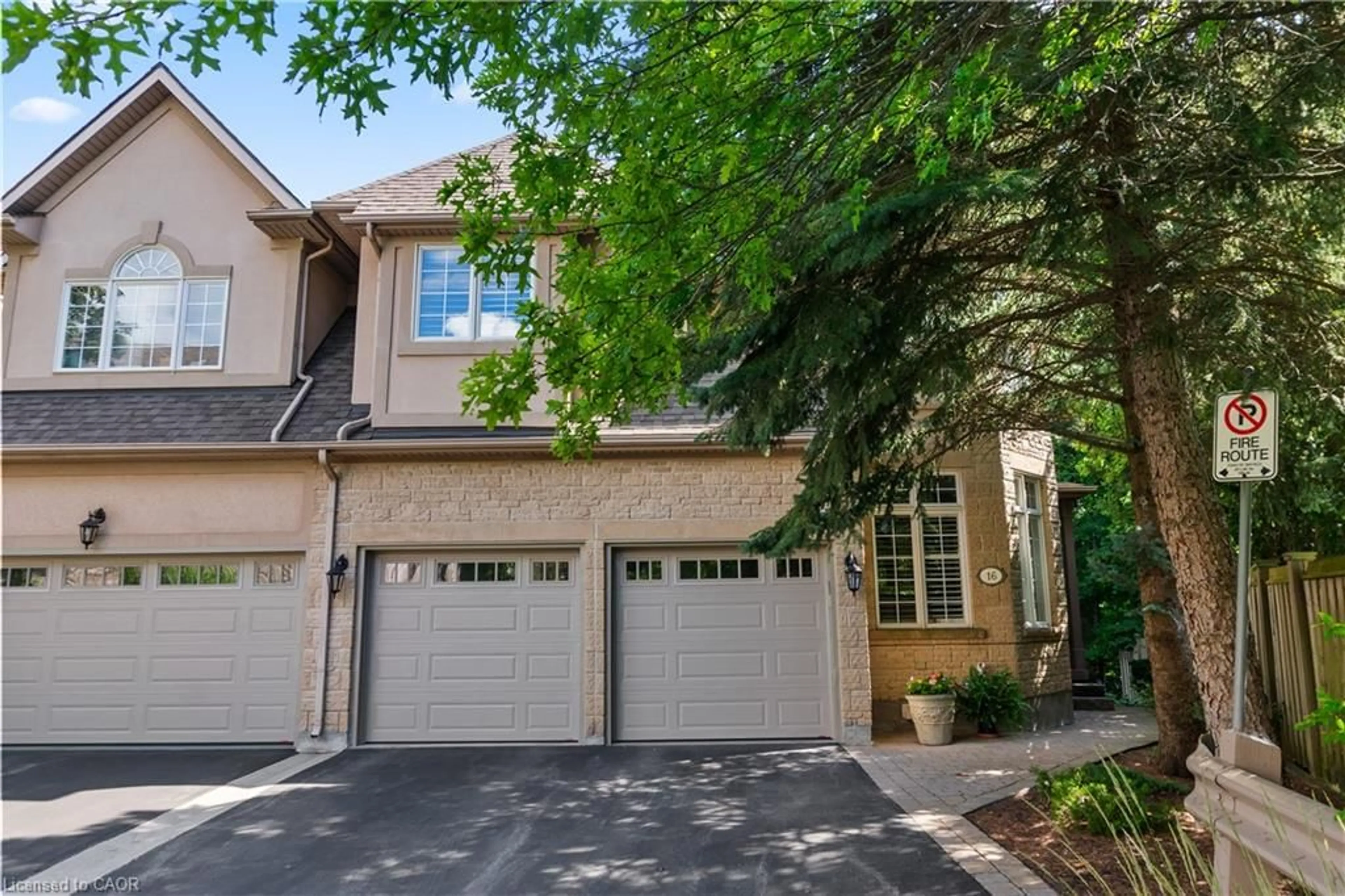 Unknown for 2303 Hill Ridge Crt #16, Oakville Ontario L6M 3N3