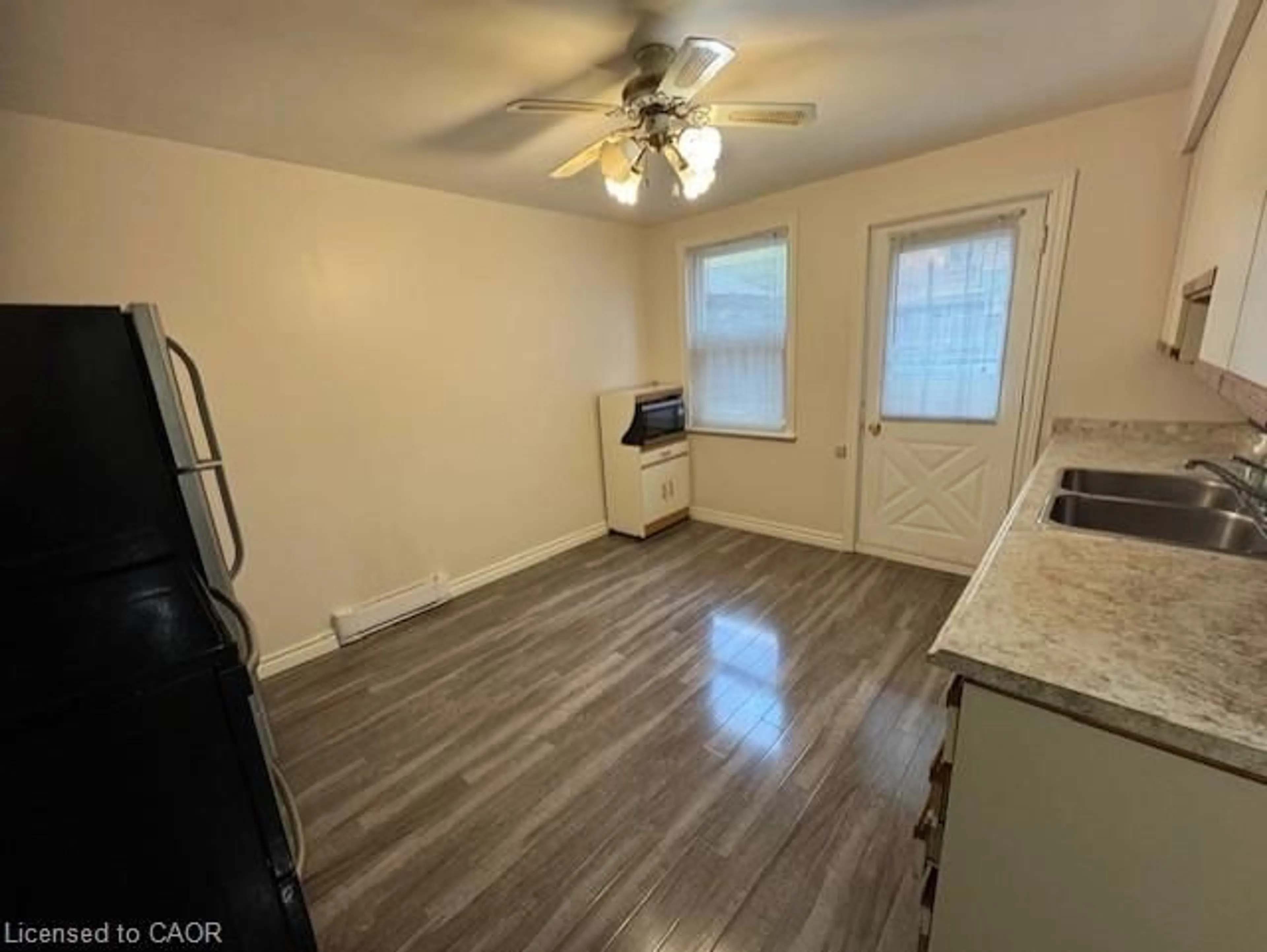 A pic of a room for 24 Macklin St, Hamilton Ontario L8S 3S1