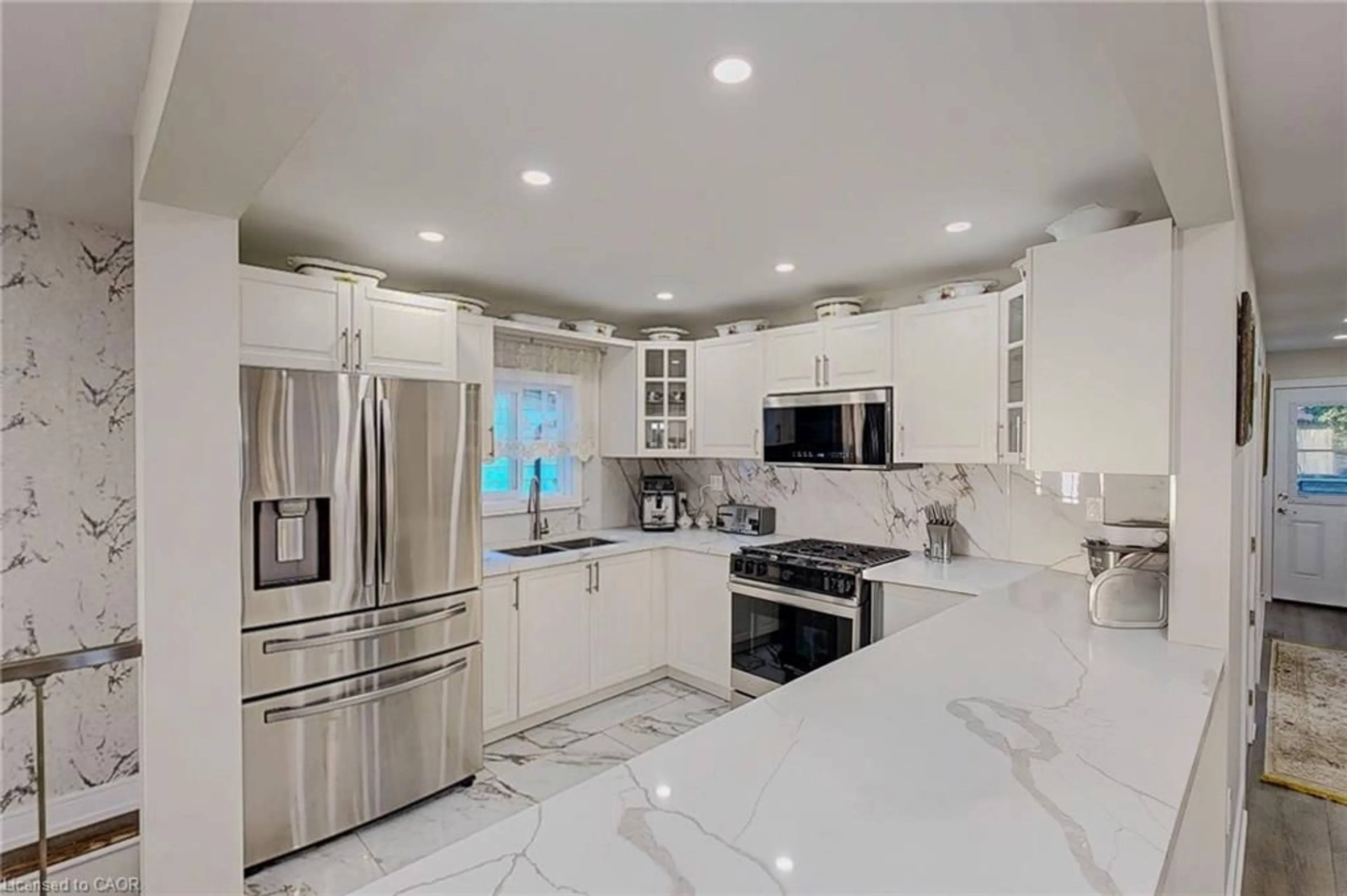 Contemporary kitchen, ceramic/tile floor for 4456 Sixth Ave, Niagara Falls Ontario L2E 4T1
