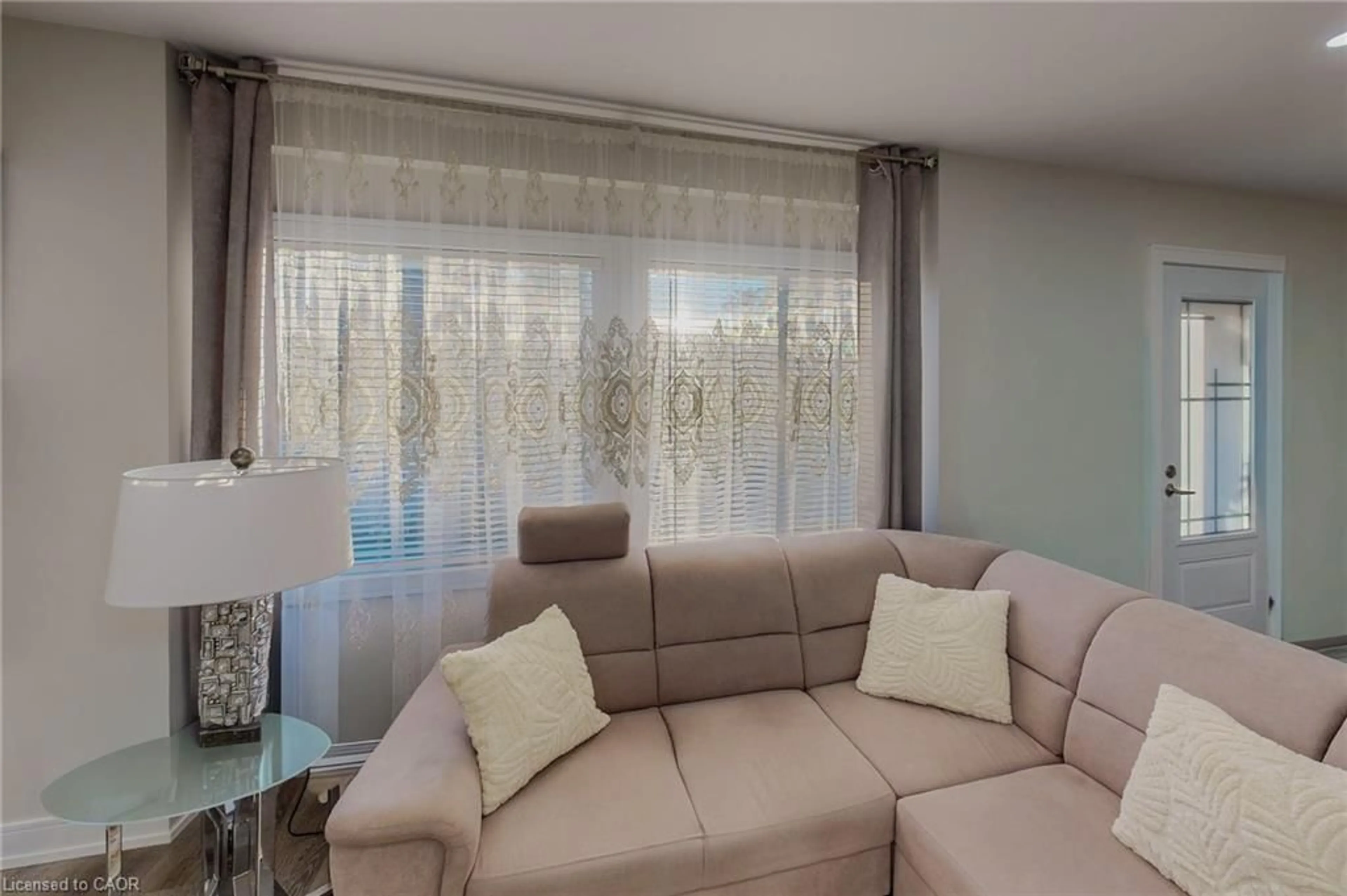 Living room with furniture, unknown for 4456 Sixth Ave, Niagara Falls Ontario L2E 4T1