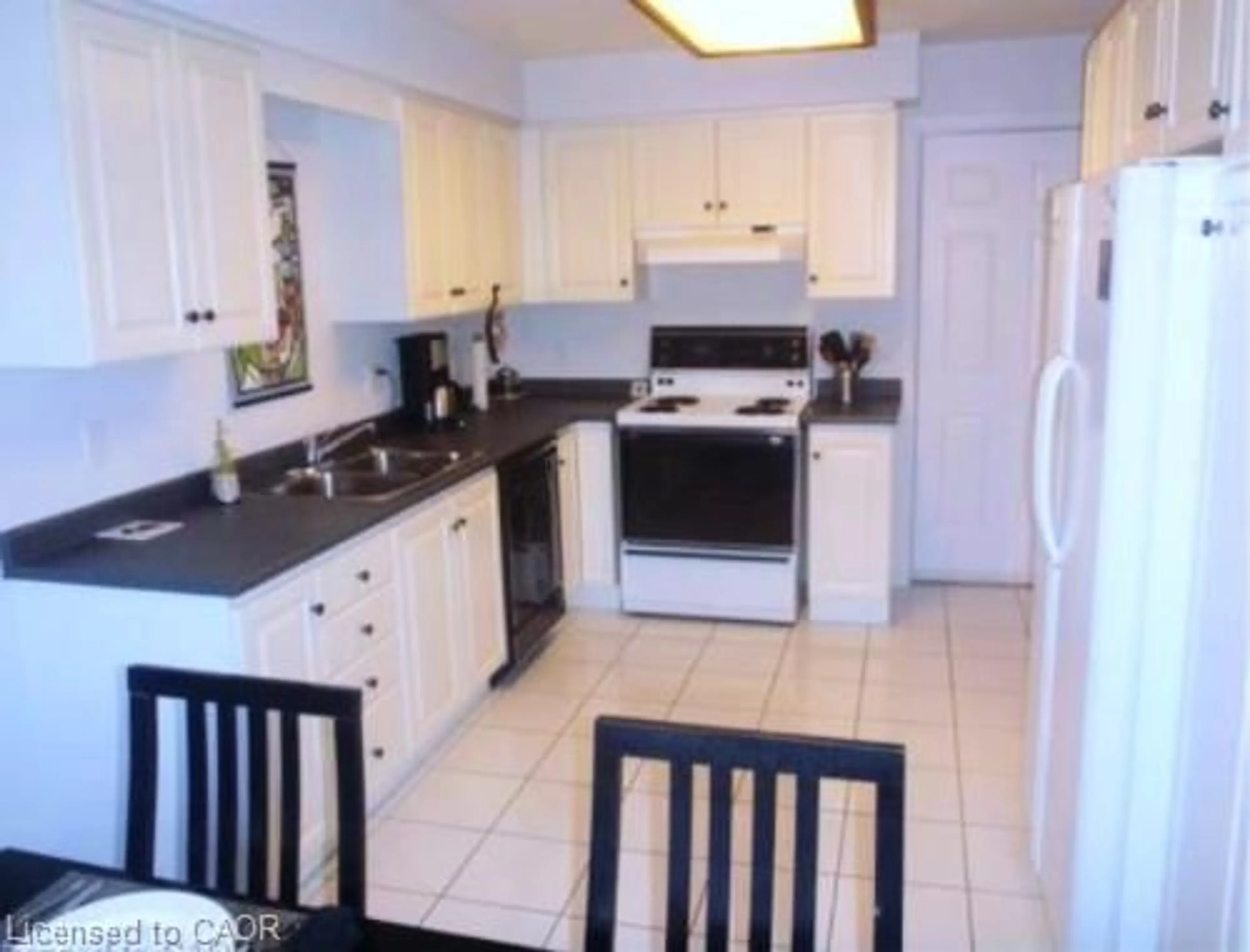 Standard kitchen, unknown for 22 Beechmanor Cres, Kitchener Ontario N2N 3H1