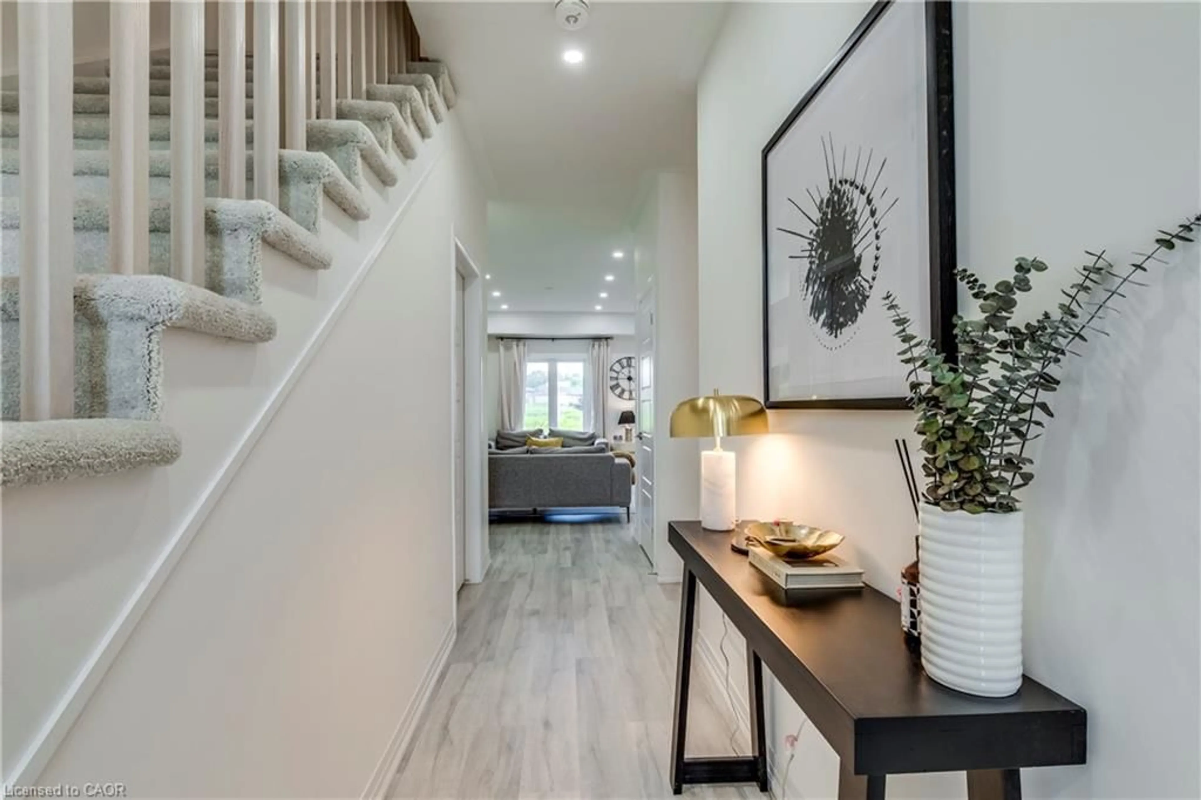 Indoor entryway for 43 George Brier Dr, Paris Ontario N3L 0L8