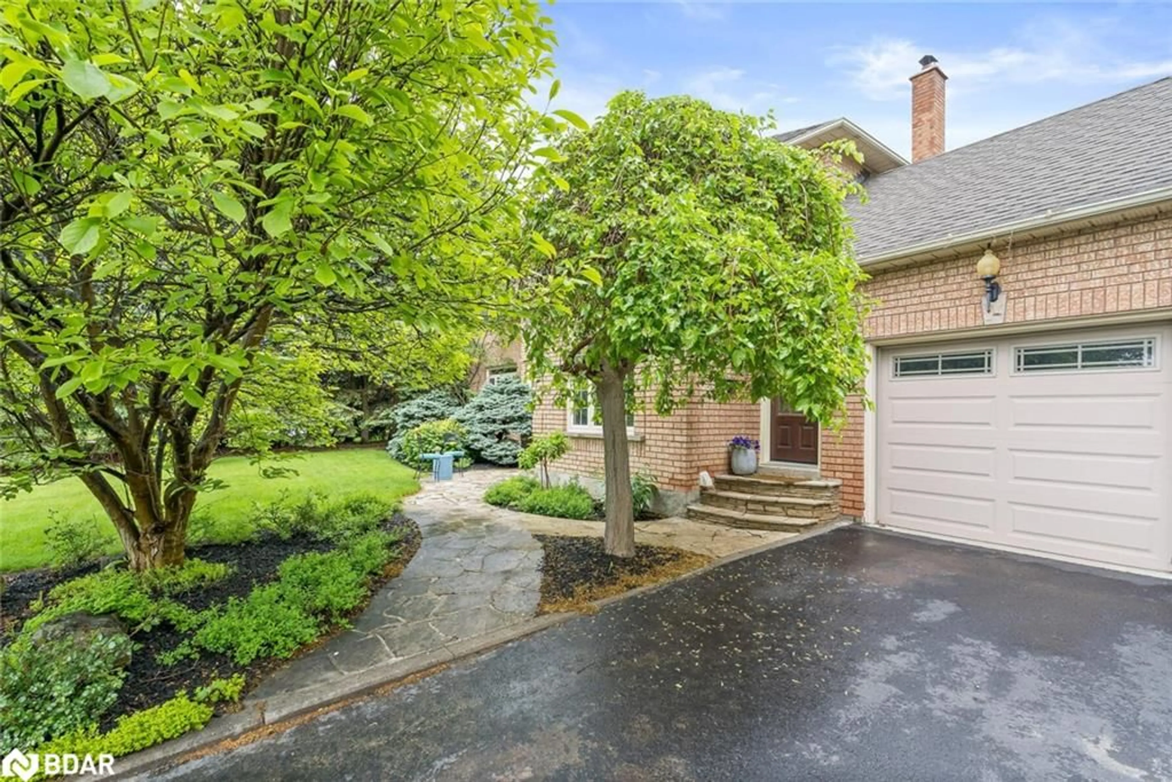 Unknown for 3 Thomas Crt, Glen Williams Ontario L7G 5G7