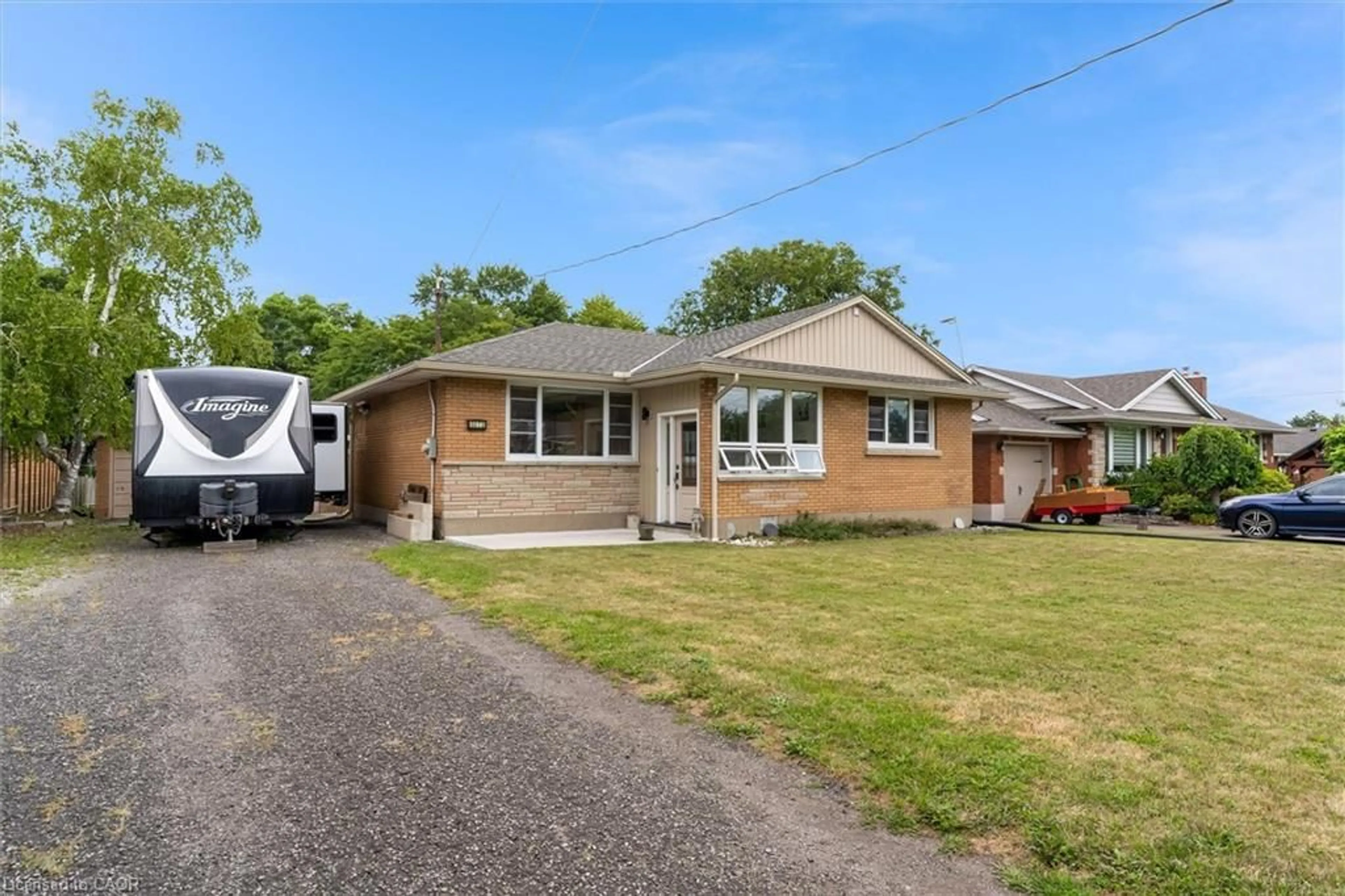 Home with brick exterior material, street for 5073 Charles St, Beamsville Ontario L3J 0K5