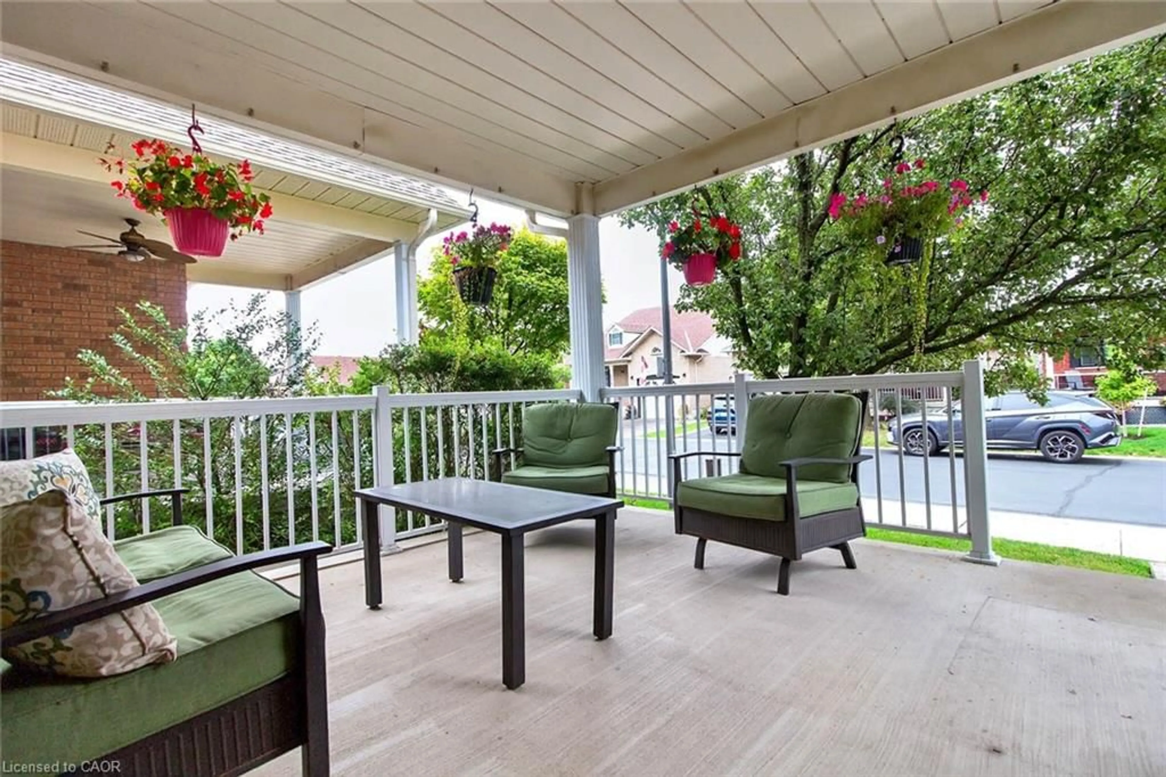 Patio, street for 282 Centennial Forest Dr, Milton Ontario L9T 5X3