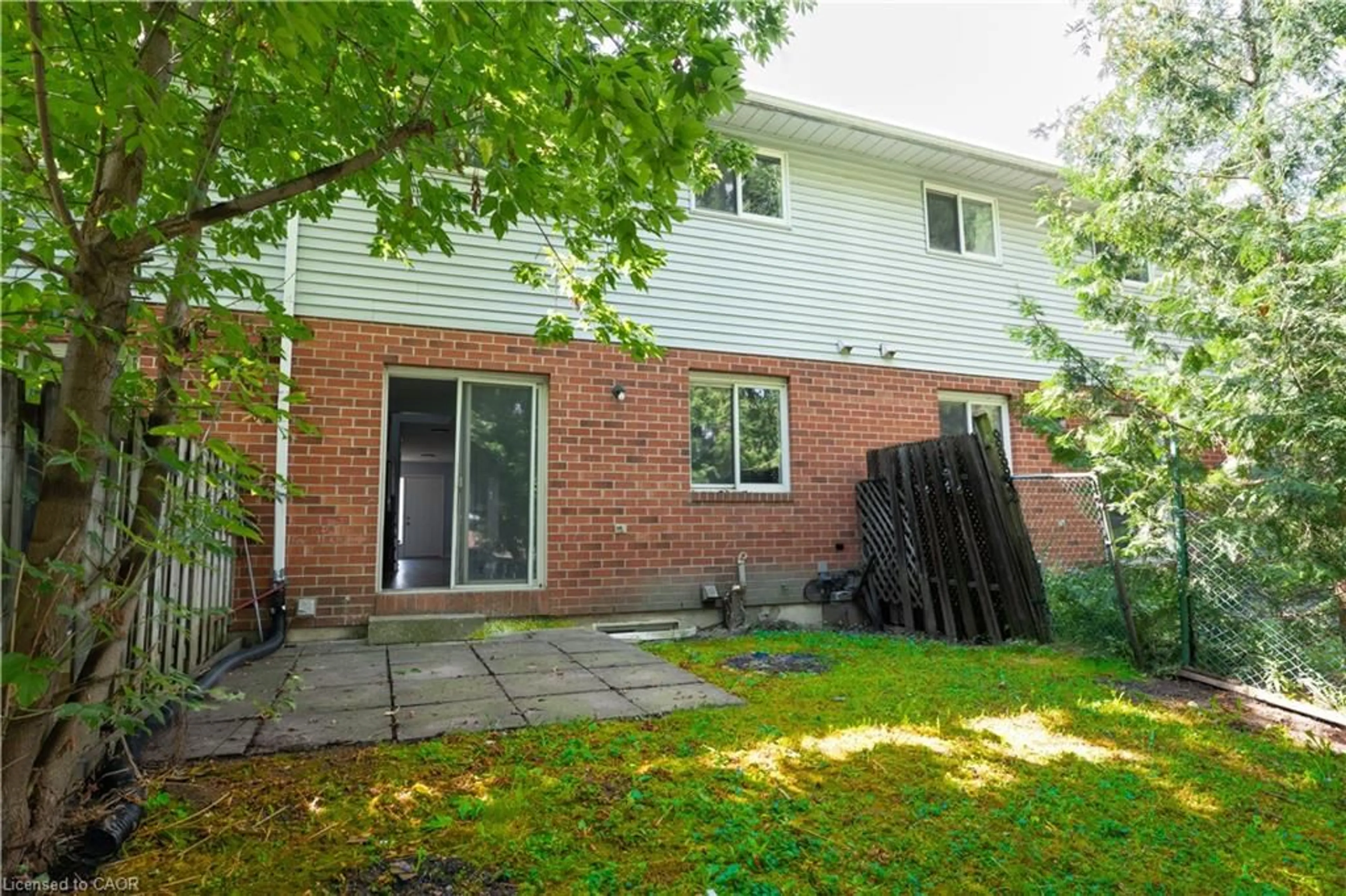 Patio, unknown for 32 Nelson Trail, Welland Ontario L3C 3V4