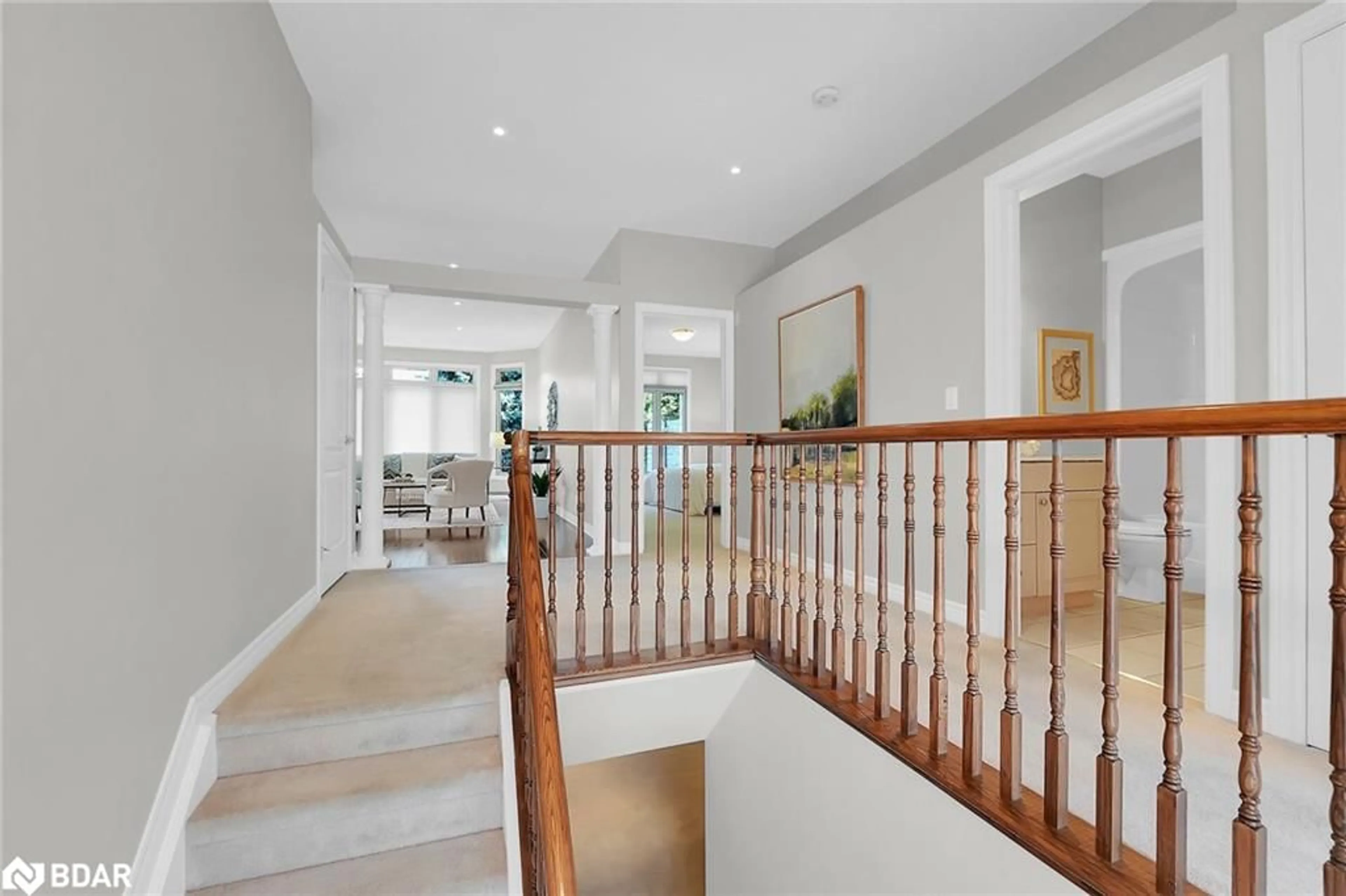 Indoor foyer for 27 Scullers Way, St. Catharines Ontario L2N 7S9