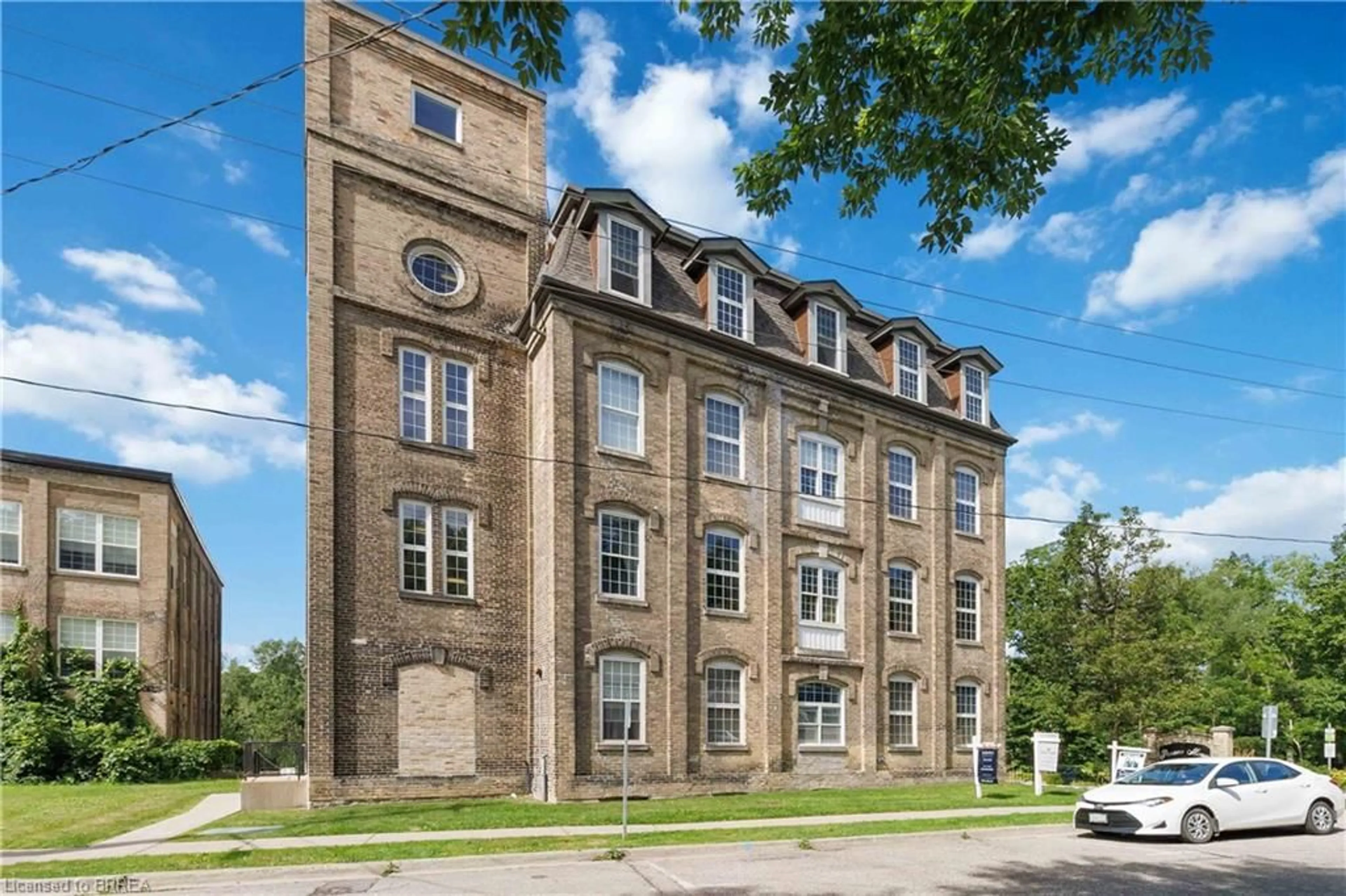 Home with brick exterior material, building for 140 West River St #504, Paris Ontario N3L 0B7