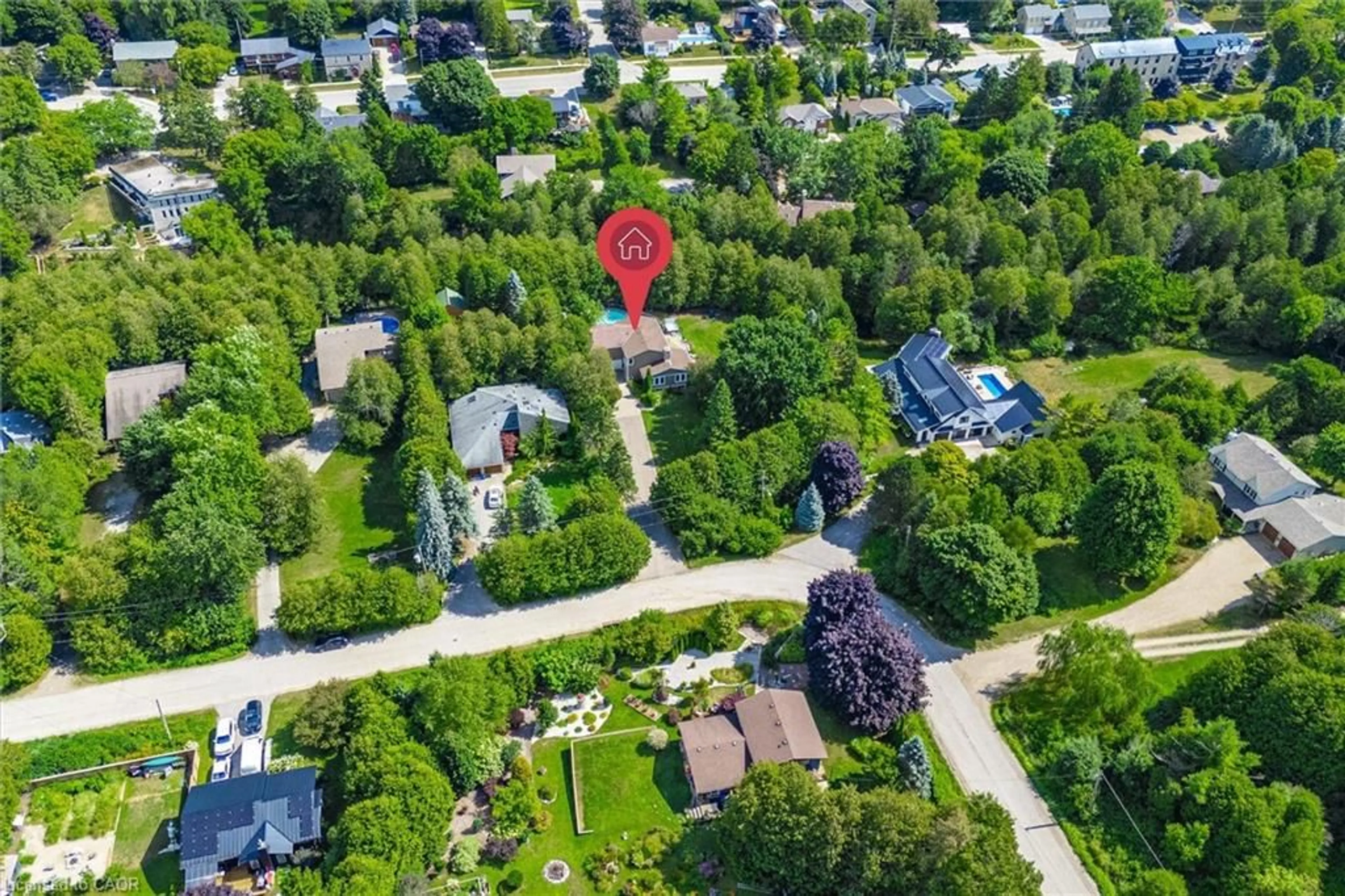 A pic from outside/outdoor area/front of a property/back of a property/a pic from drone, street for 453 Mill St, Elora Ontario N0B 1S0