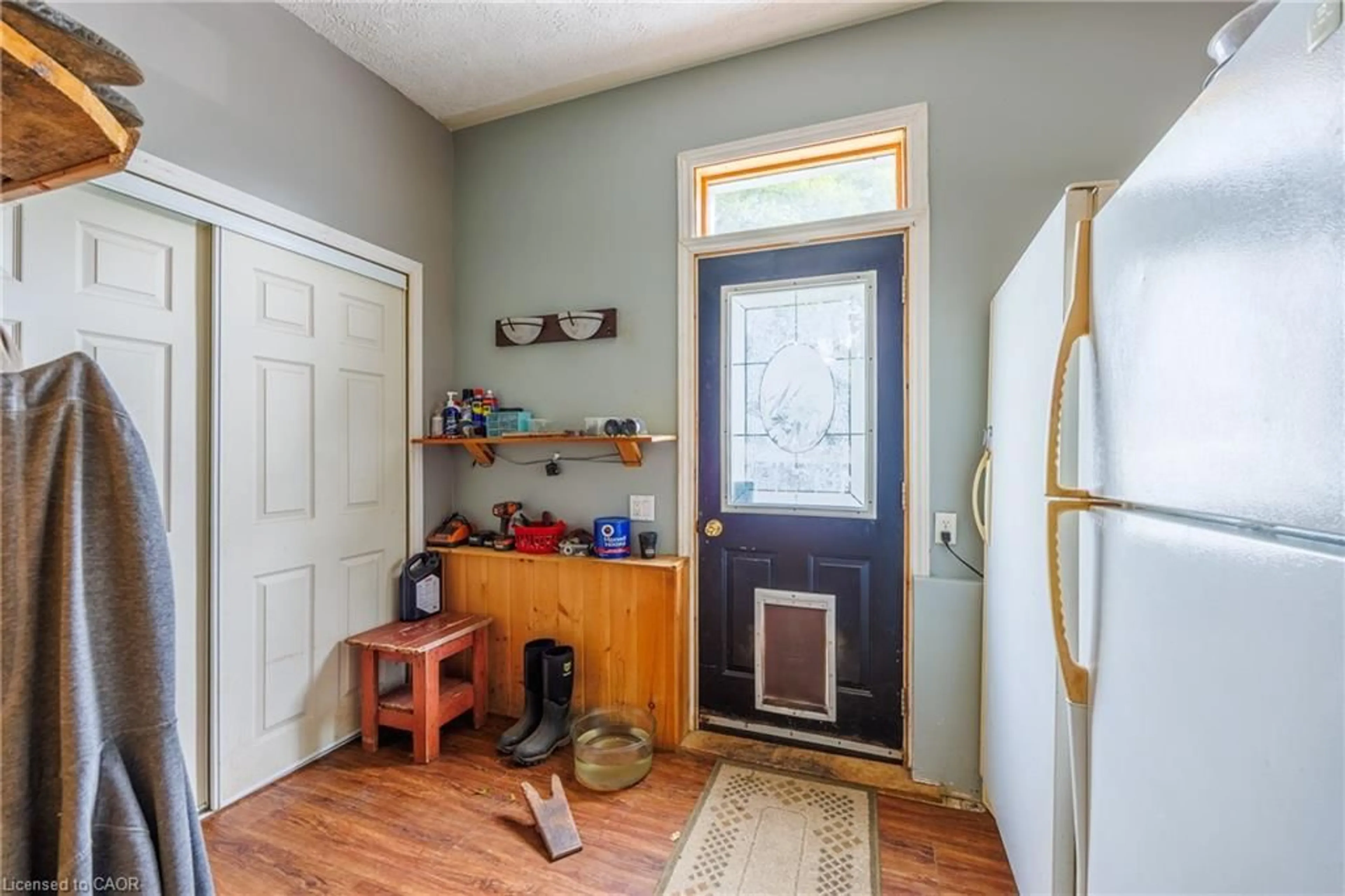 Indoor entryway for 1666 Old Brock St, Vittoria Ontario N0E 1W0