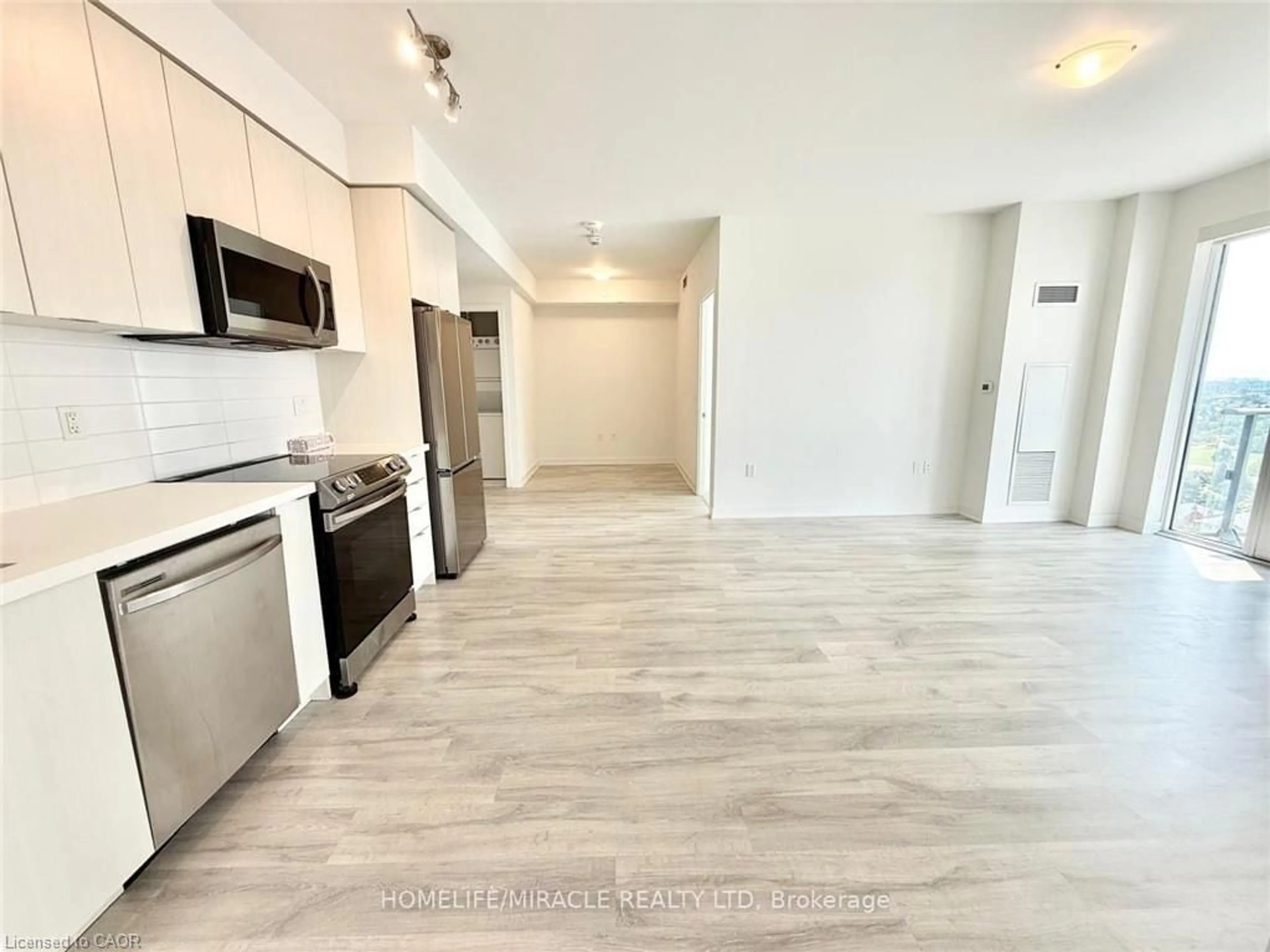 Open concept kitchen, unknown for 4675 Metcalfe Ave #1207, Mississauga Ontario L5M 0Z8