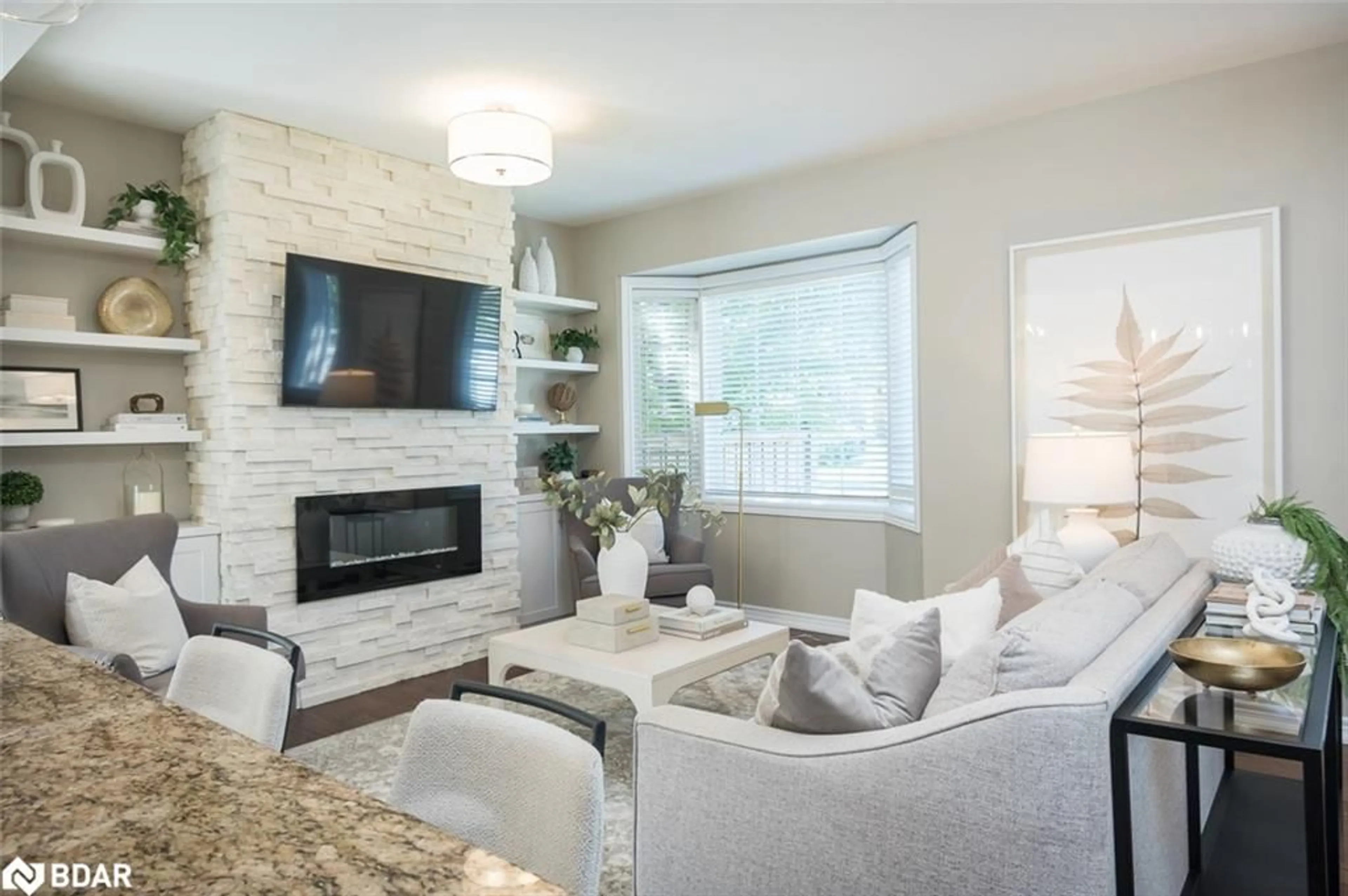 Living room with furniture, unknown for 90 Raymond Road, Hamilton Ontario L9K 0J6