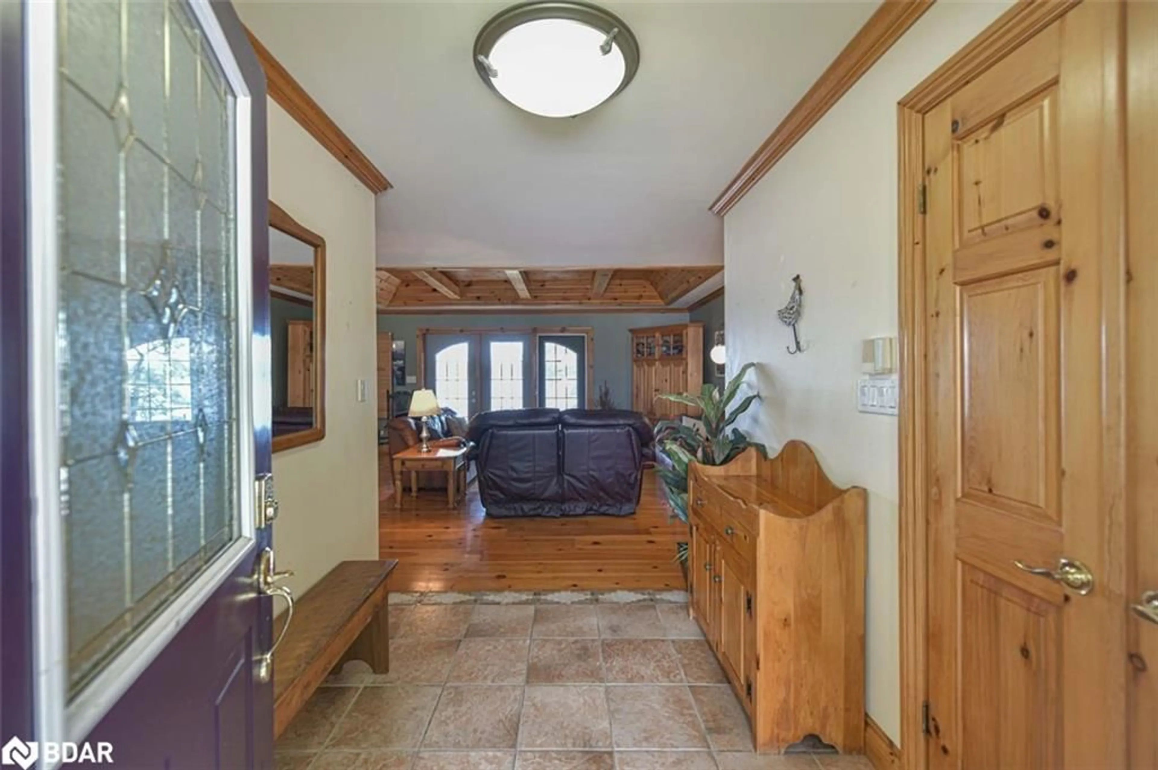 Indoor foyer for 4283 Plum Point Rd, Ramara Ontario L0K 2B0
