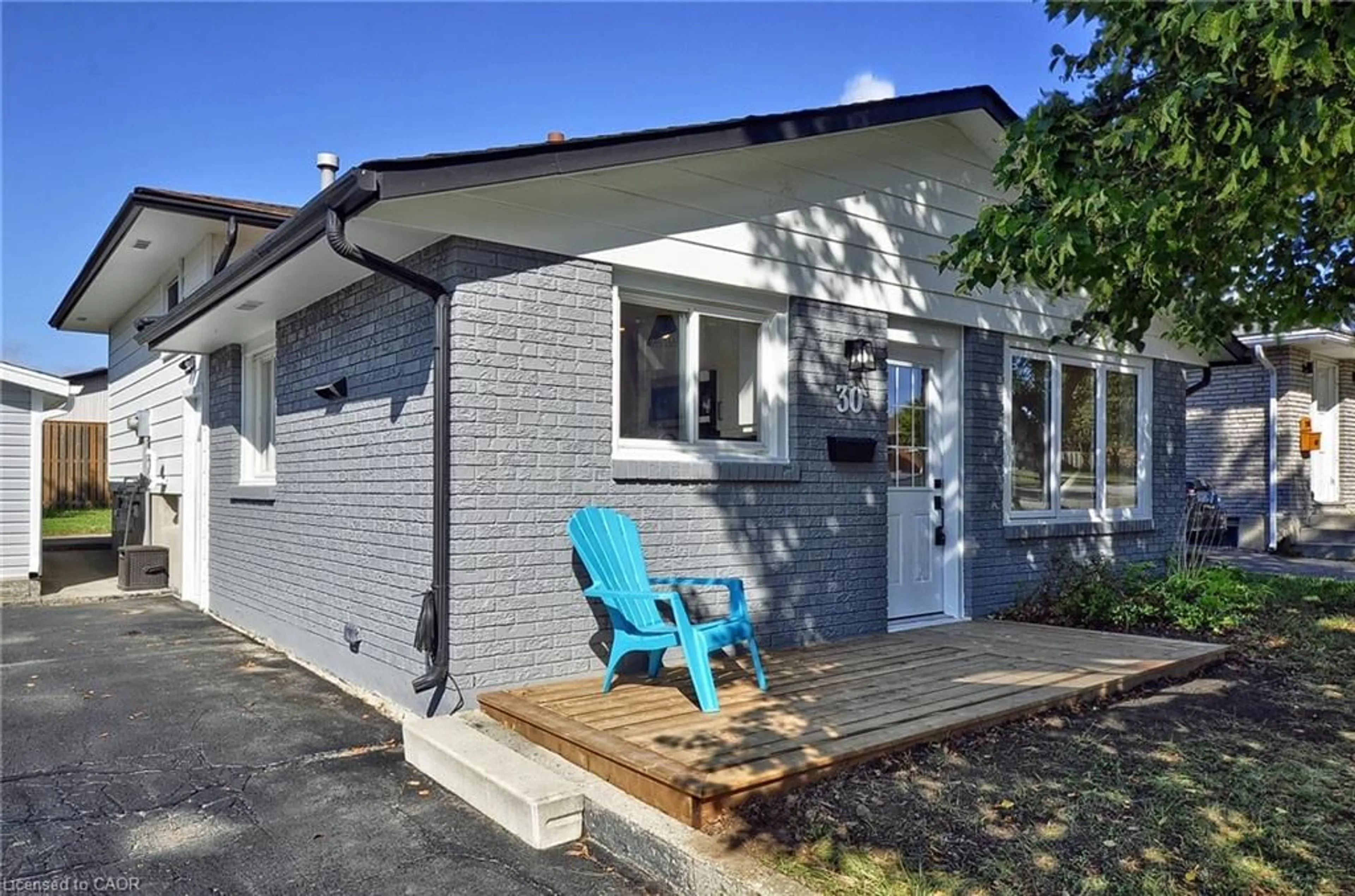 Home with brick exterior material, street for 30 Grenadier Rd, Cambridge Ontario N1R 6E7