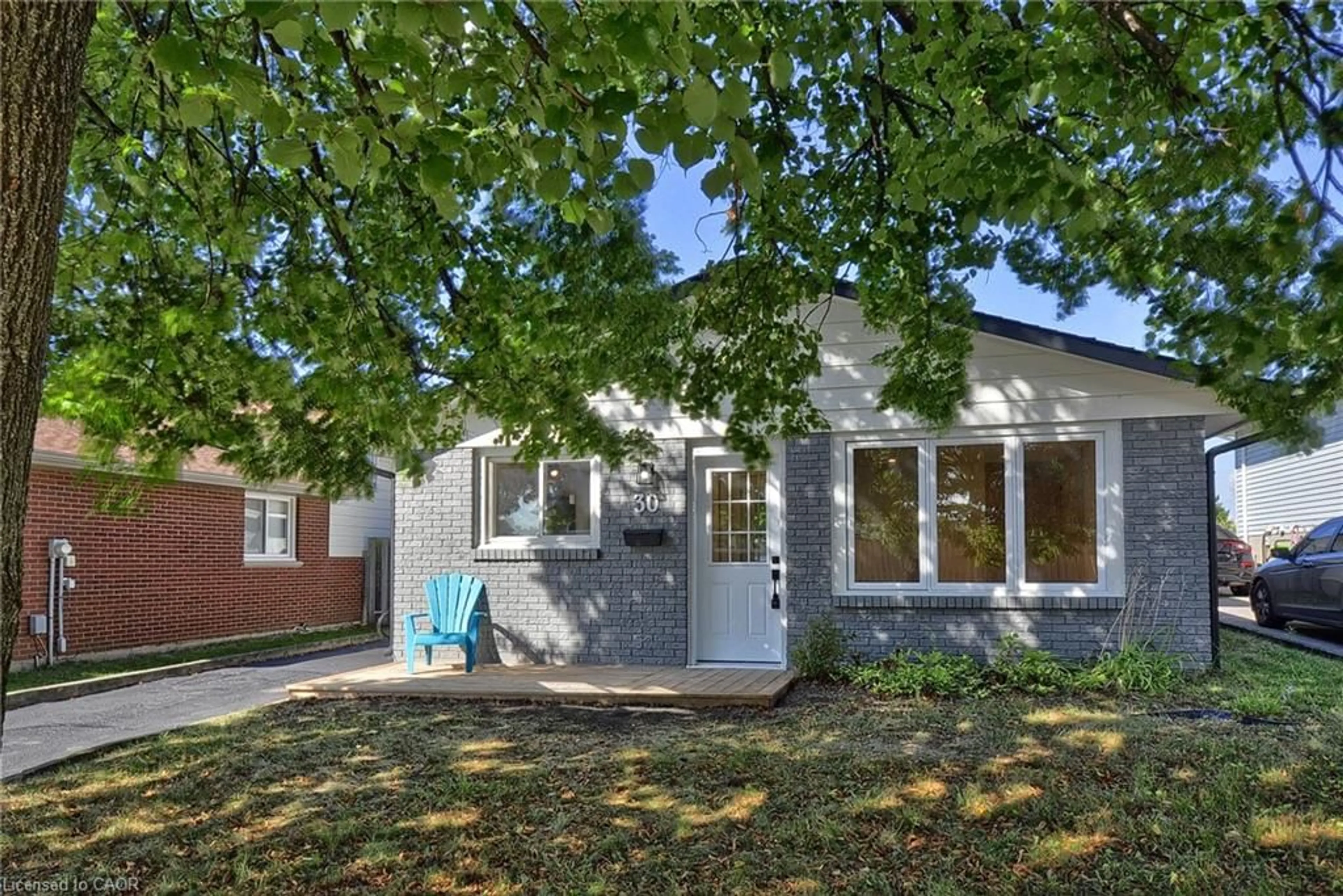 Home with vinyl exterior material, street for 30 Grenadier Rd, Cambridge Ontario N1R 6E7