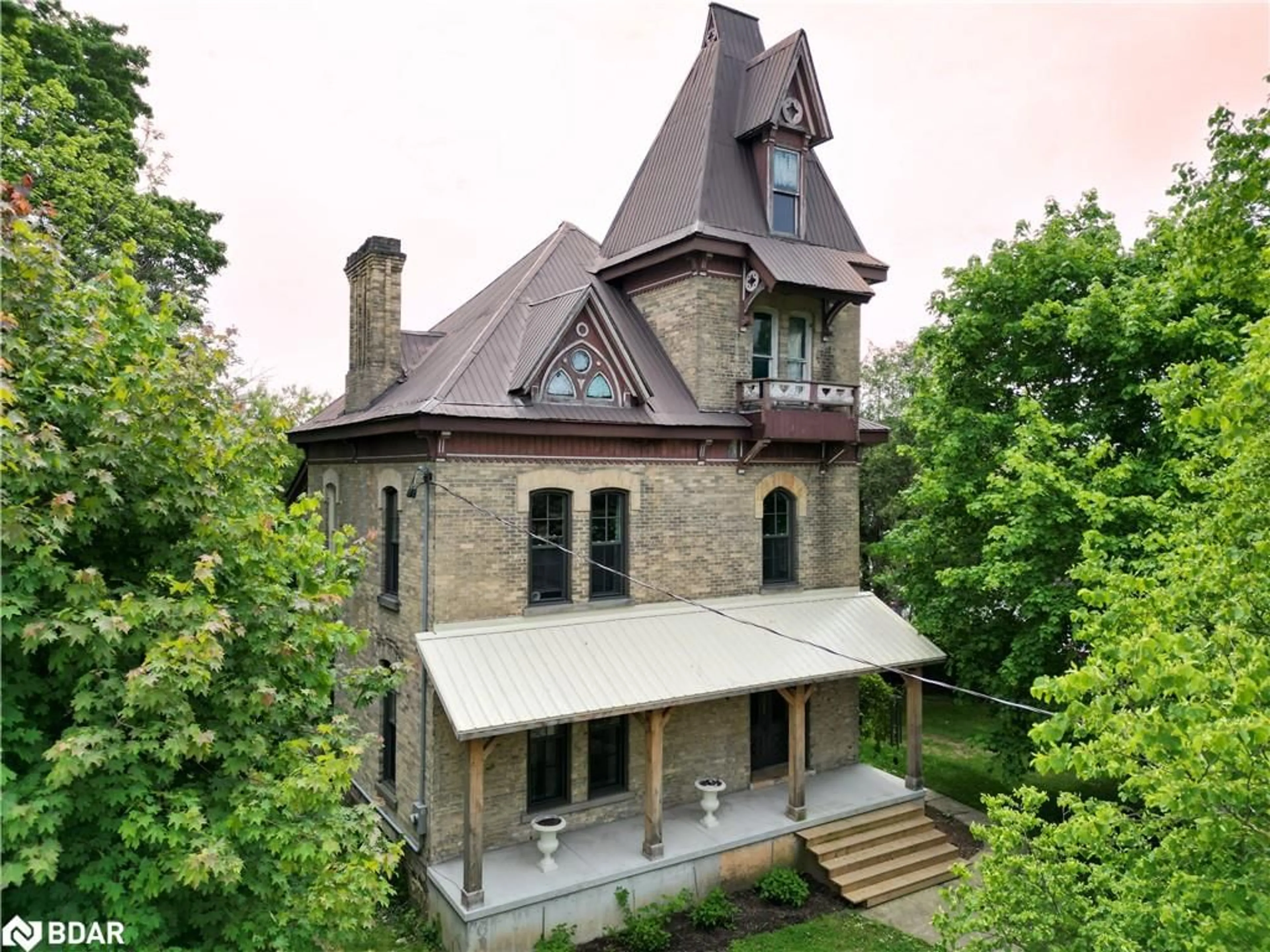A pic from outside/outdoor area/front of a property/back of a property/a pic from drone, building for 150 Wellington St, Mount Forest Ontario N0G 2L2