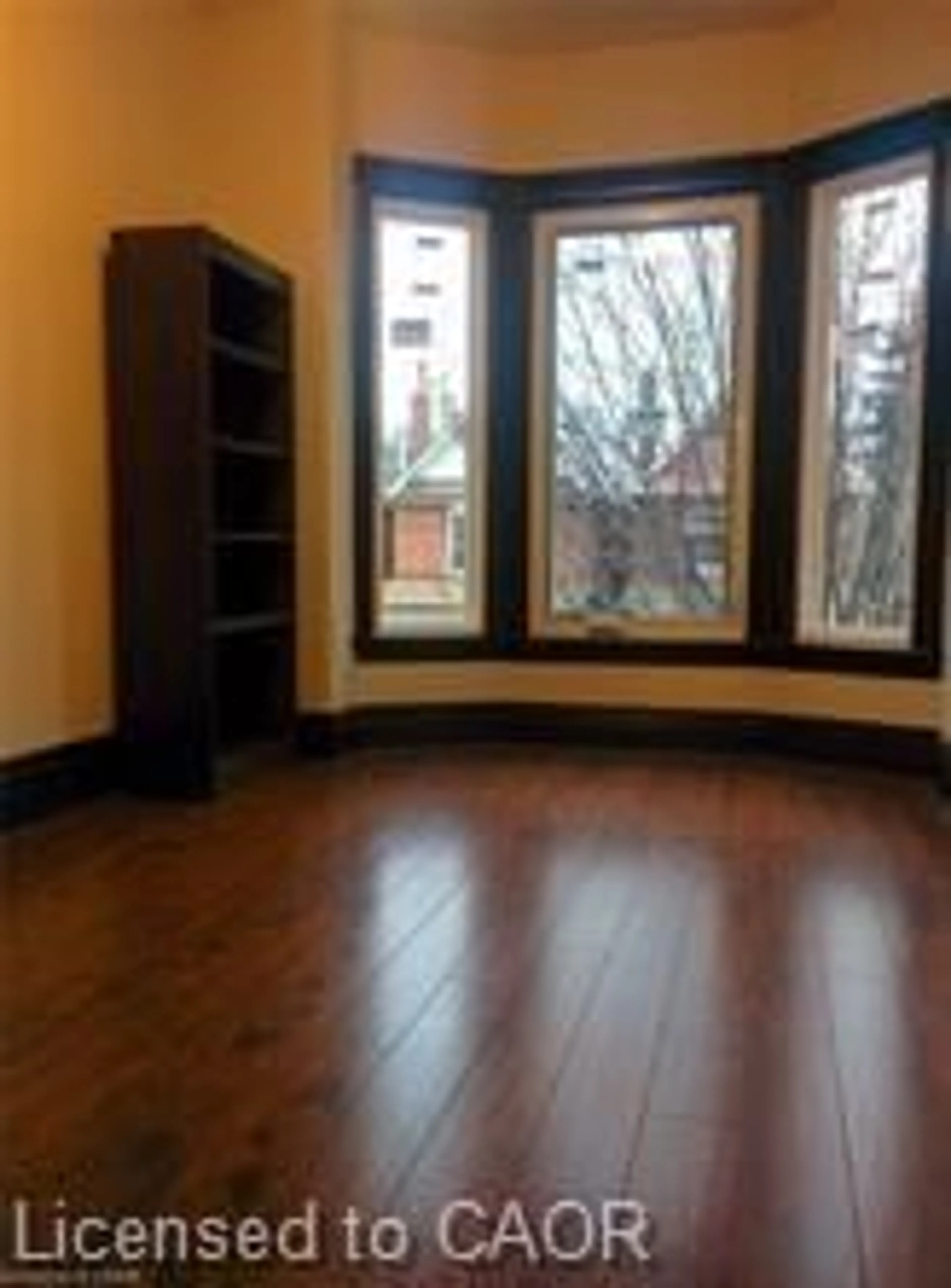 A pic of a room for 44 Gladstone Ave, Hamilton Ontario L8M 2H6