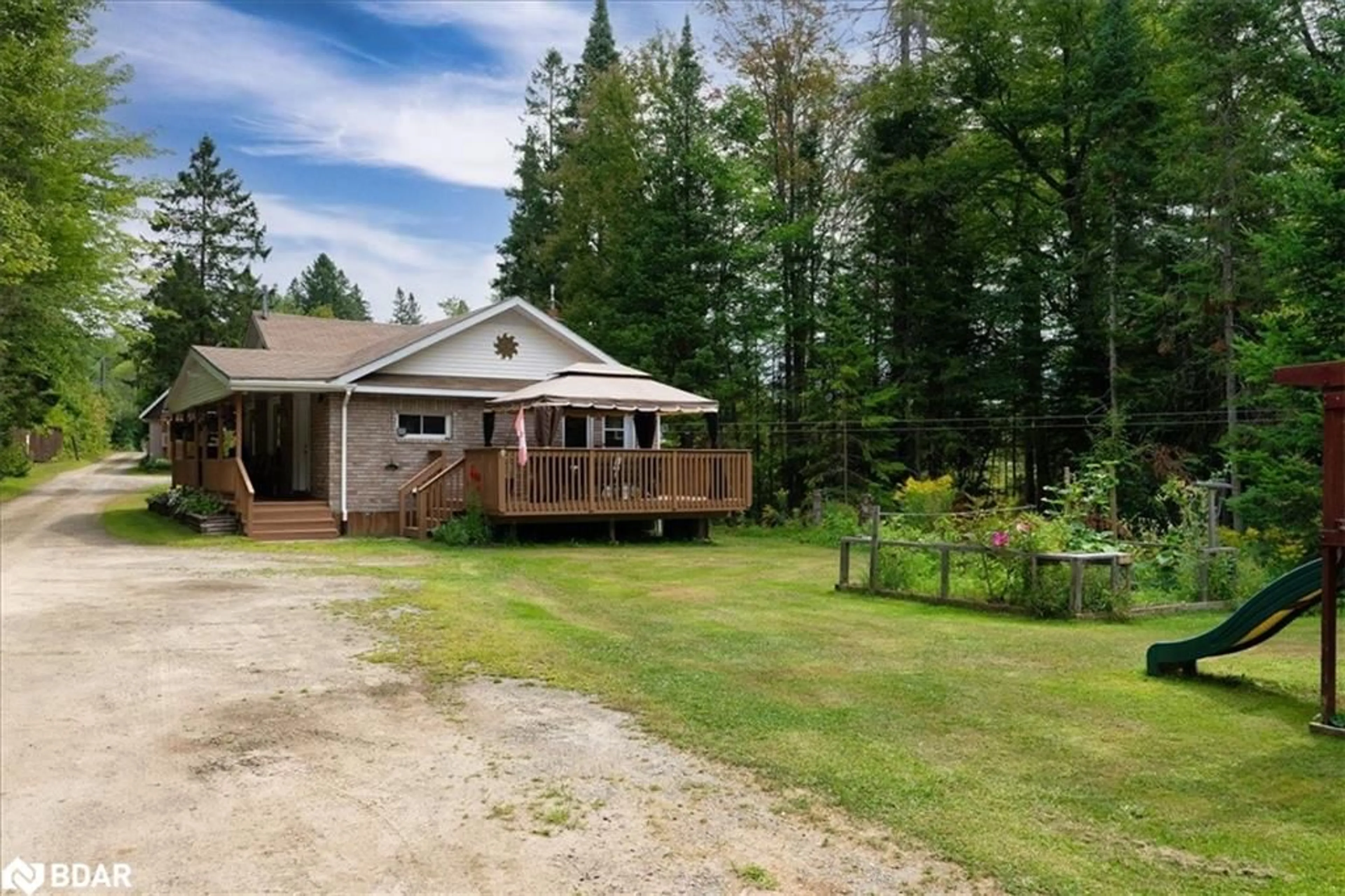 A pic from outside/outdoor area/front of a property/back of a property/a pic from drone, water/lake/river/ocean view for 788 Muskoka Rd 3 Rd, Huntsville Ontario P1H 1E1