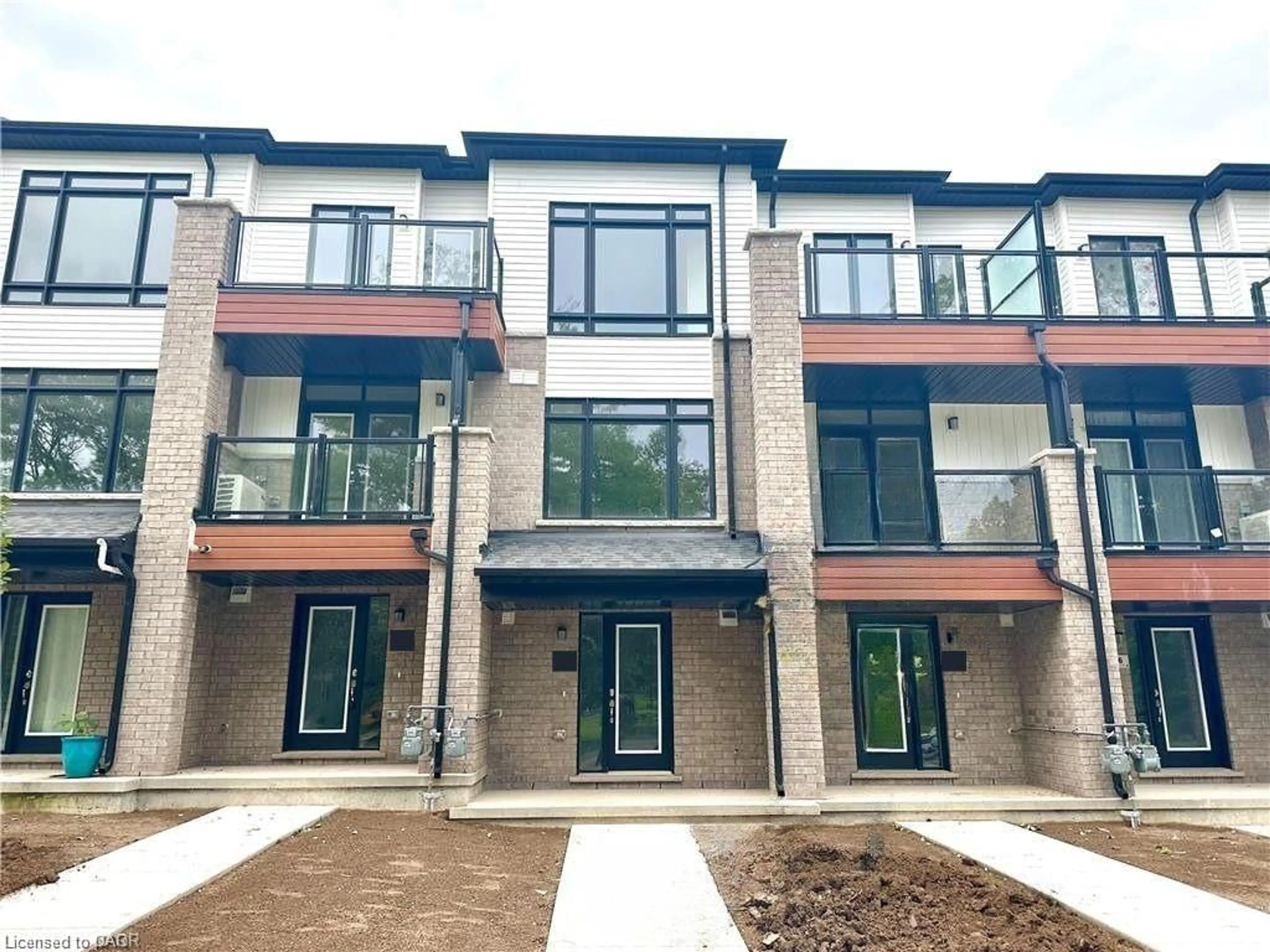 Unknown for 34 Sidney Rose Common, St. Catharines Ontario L2T 0B3