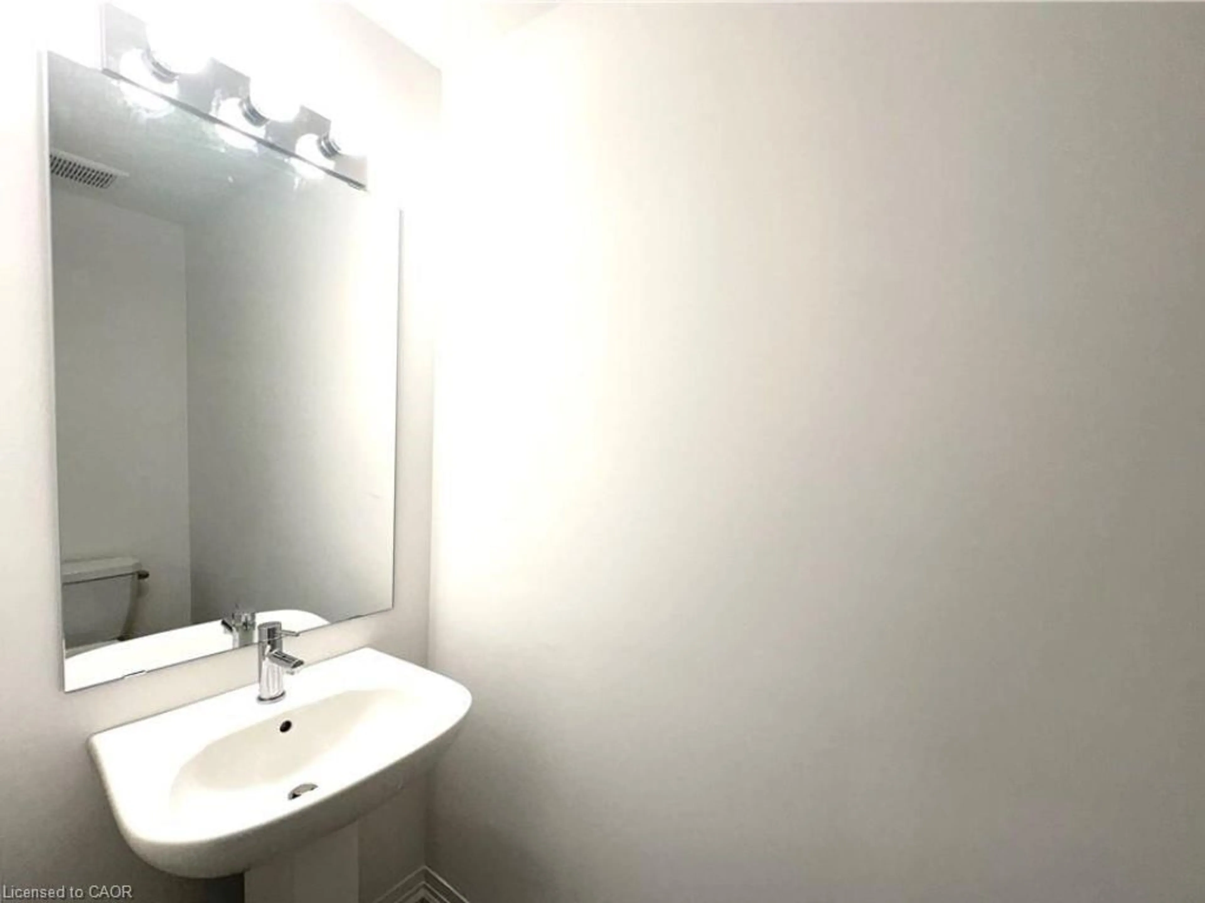 A pic of a room for 34 Sidney Rose Common, St. Catharines Ontario L2T 0B3