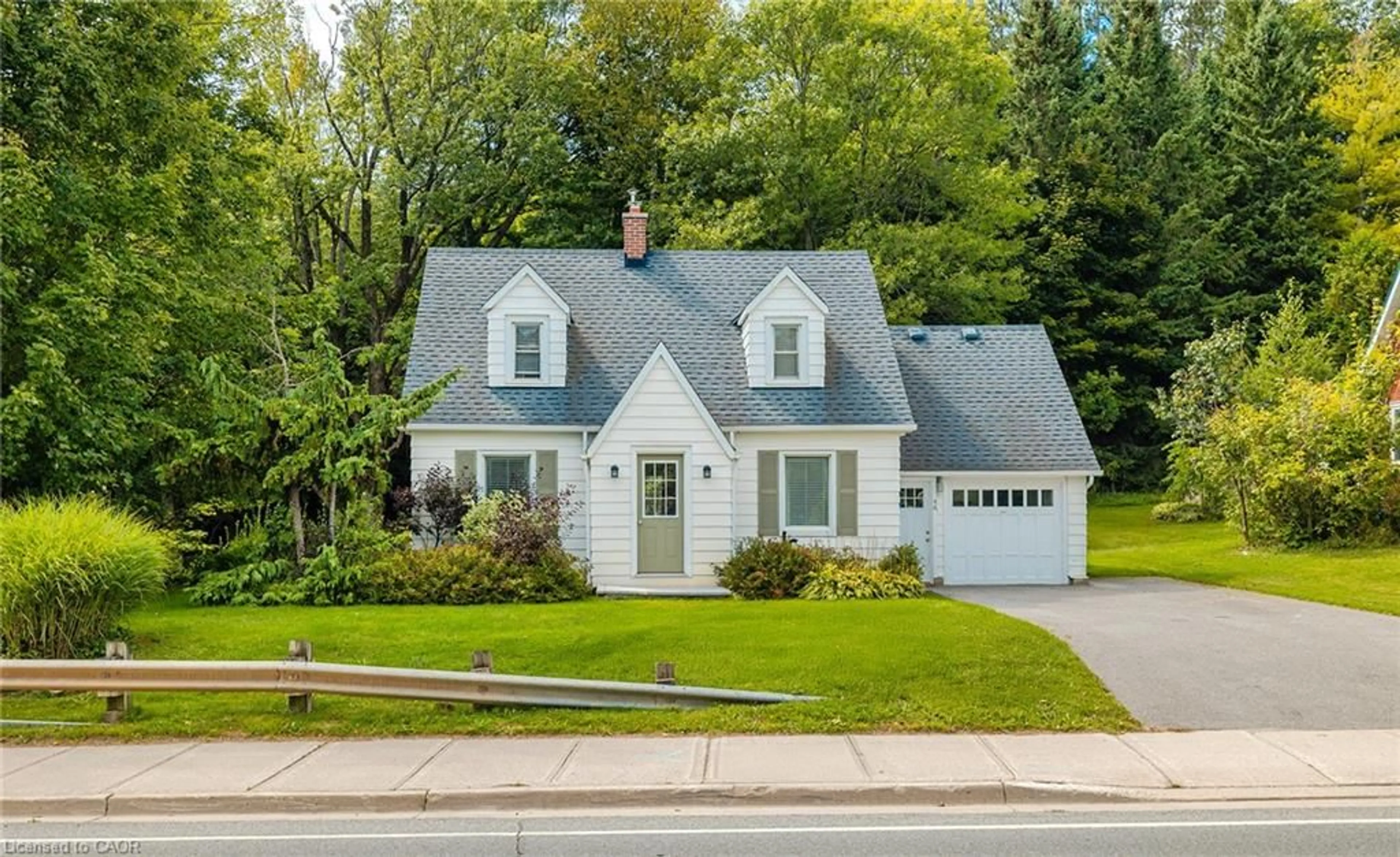 Home with vinyl exterior material, street for 46 Sydenham St, Flesherton Ontario N0C 1E0