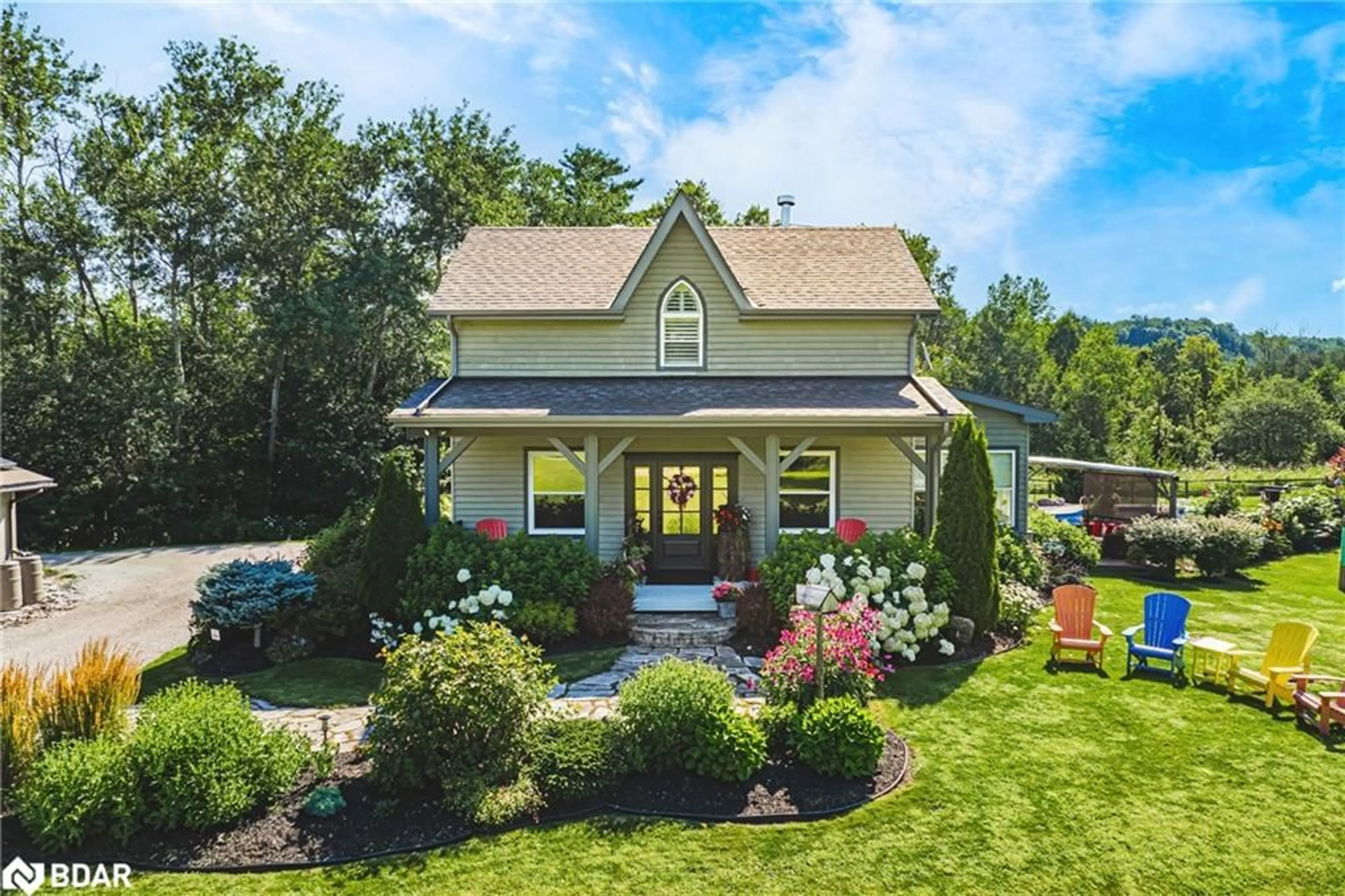 A pic from outside/outdoor area/front of a property/back of a property/a pic from drone, unknown for 8305 Canyon Rd, Campbellville Ontario L0P 1B0