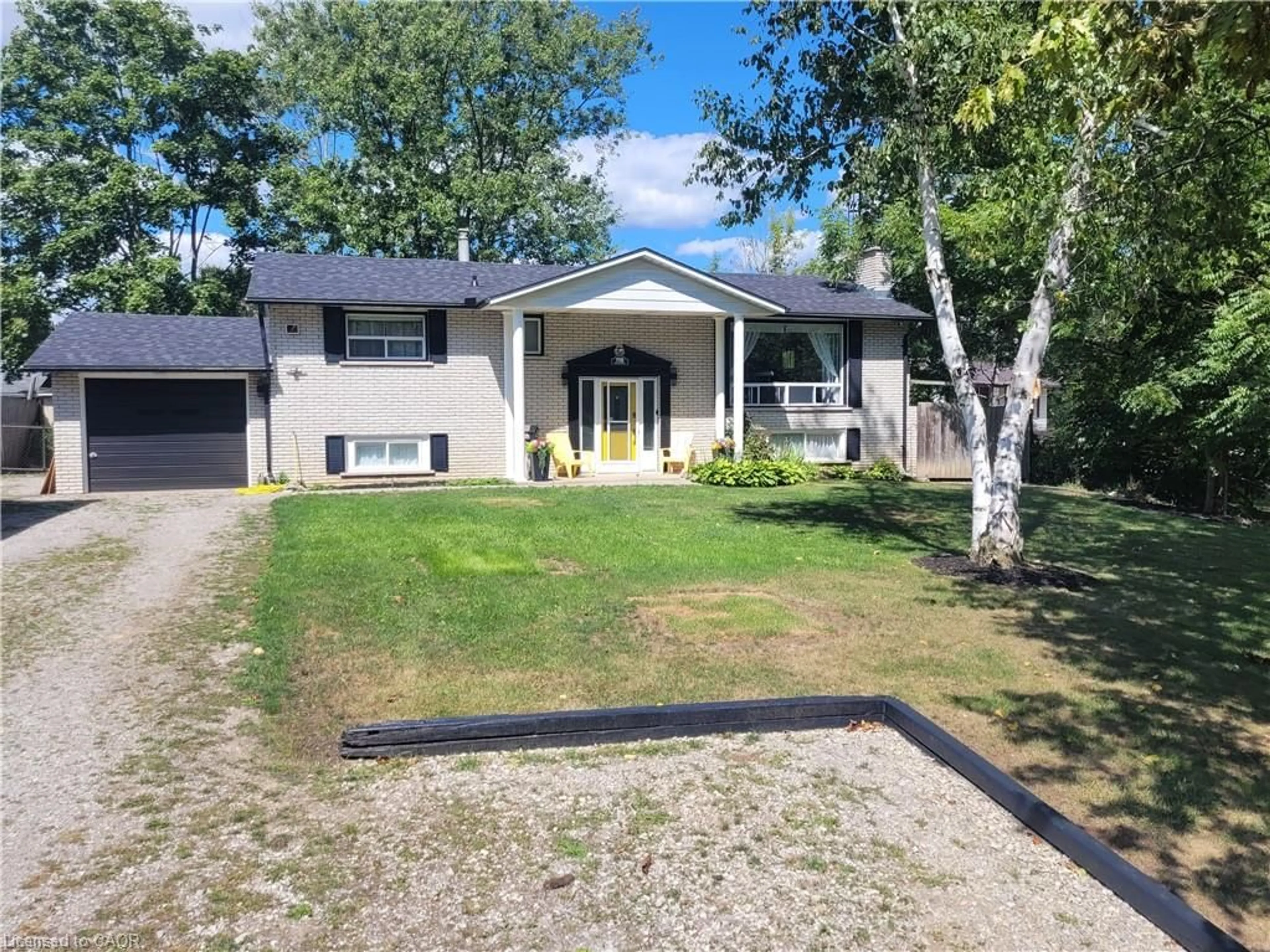 A pic from outside/outdoor area/front of a property/back of a property/a pic from drone, street for 1118 Diltz Rd, Dunnville Ontario N1A 2W2