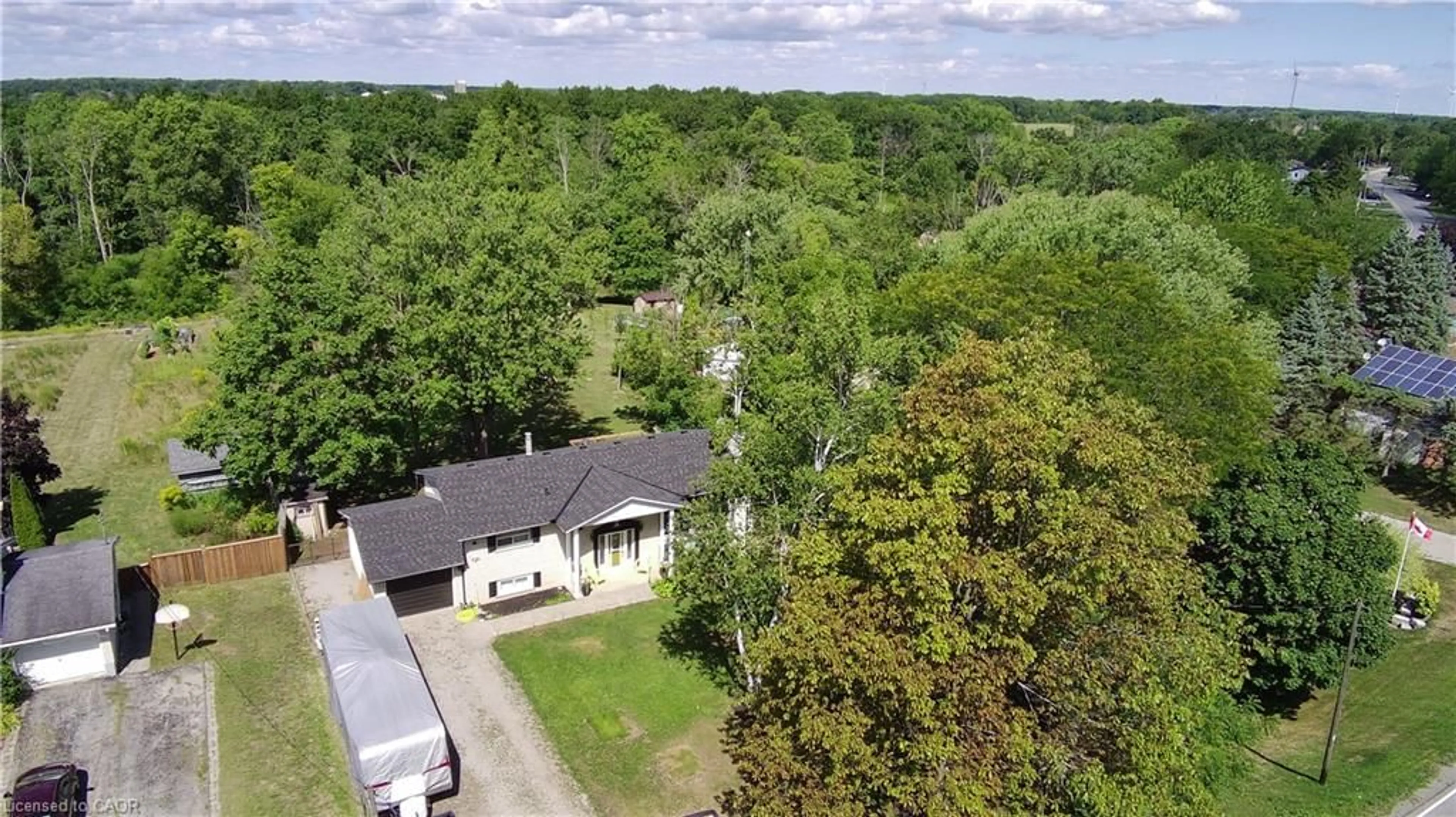 A pic from outside/outdoor area/front of a property/back of a property/a pic from drone, unknown for 1118 Diltz Rd, Dunnville Ontario N1A 2W2
