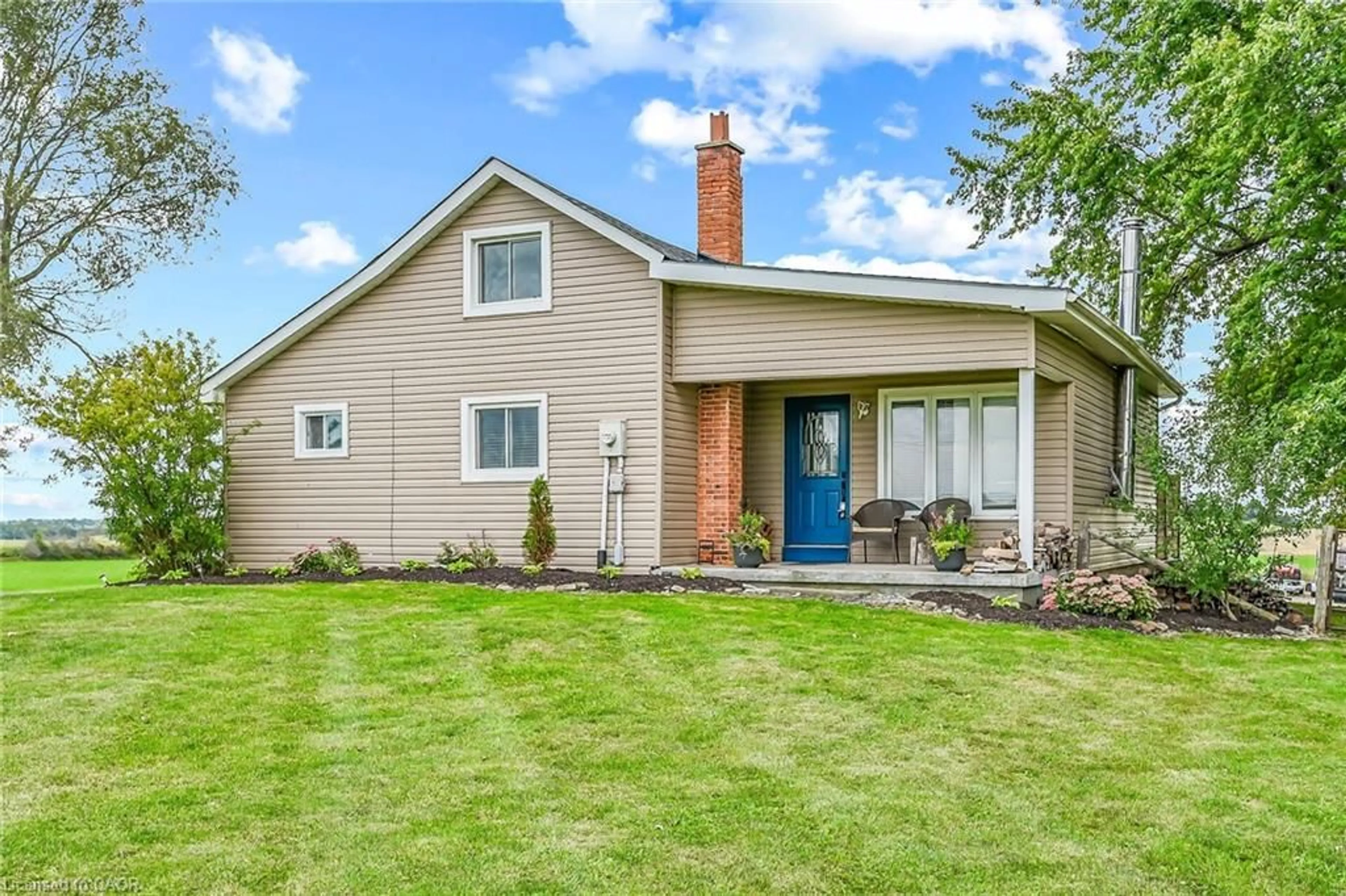 Home with vinyl exterior material, street for 435 Highway 54, Brantford Ontario N3T 5L9