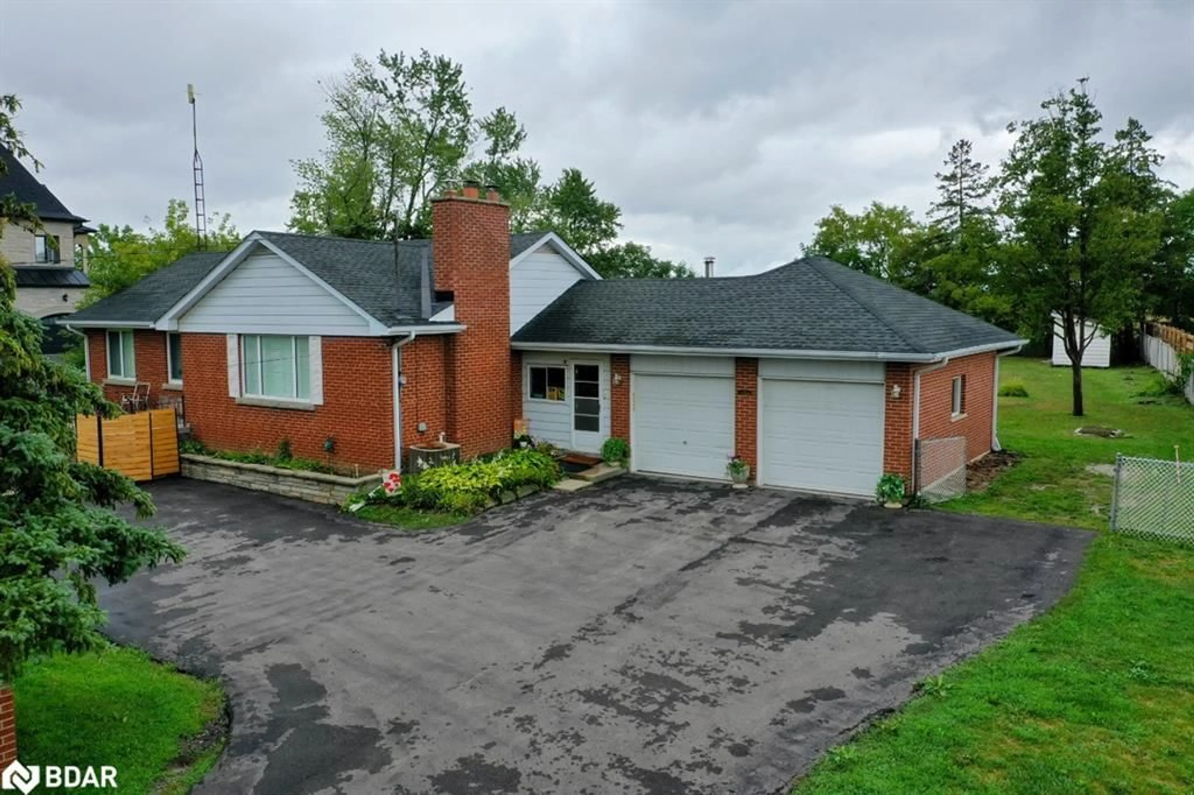 A pic from outside/outdoor area/front of a property/back of a property/a pic from drone, street for 7556 Sixth Line, Milton Ontario L9E 0Y6