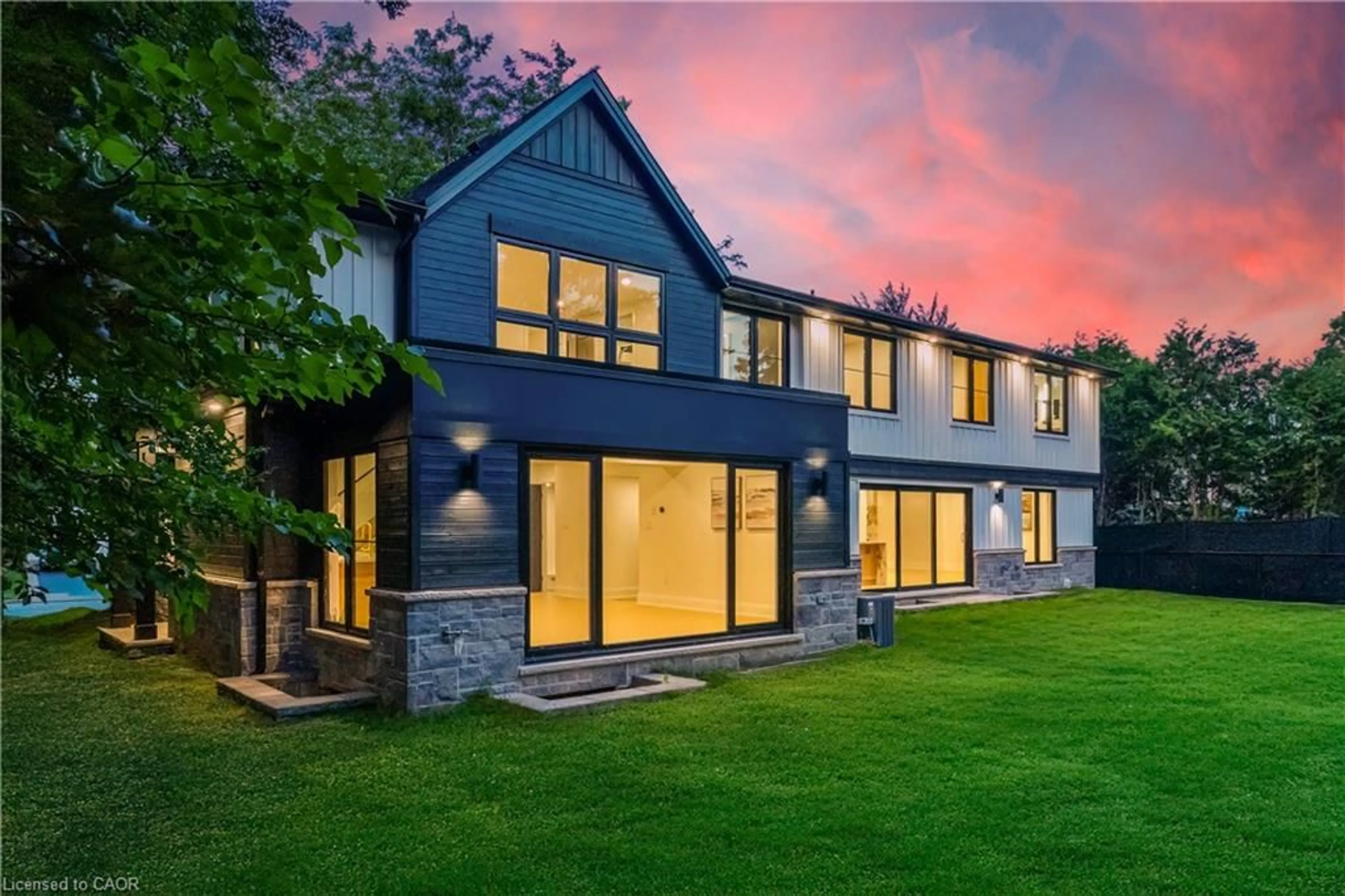 Home with brick exterior material, unknown for 319 Beechfield Rd, Oakville Ontario L6J 5H9