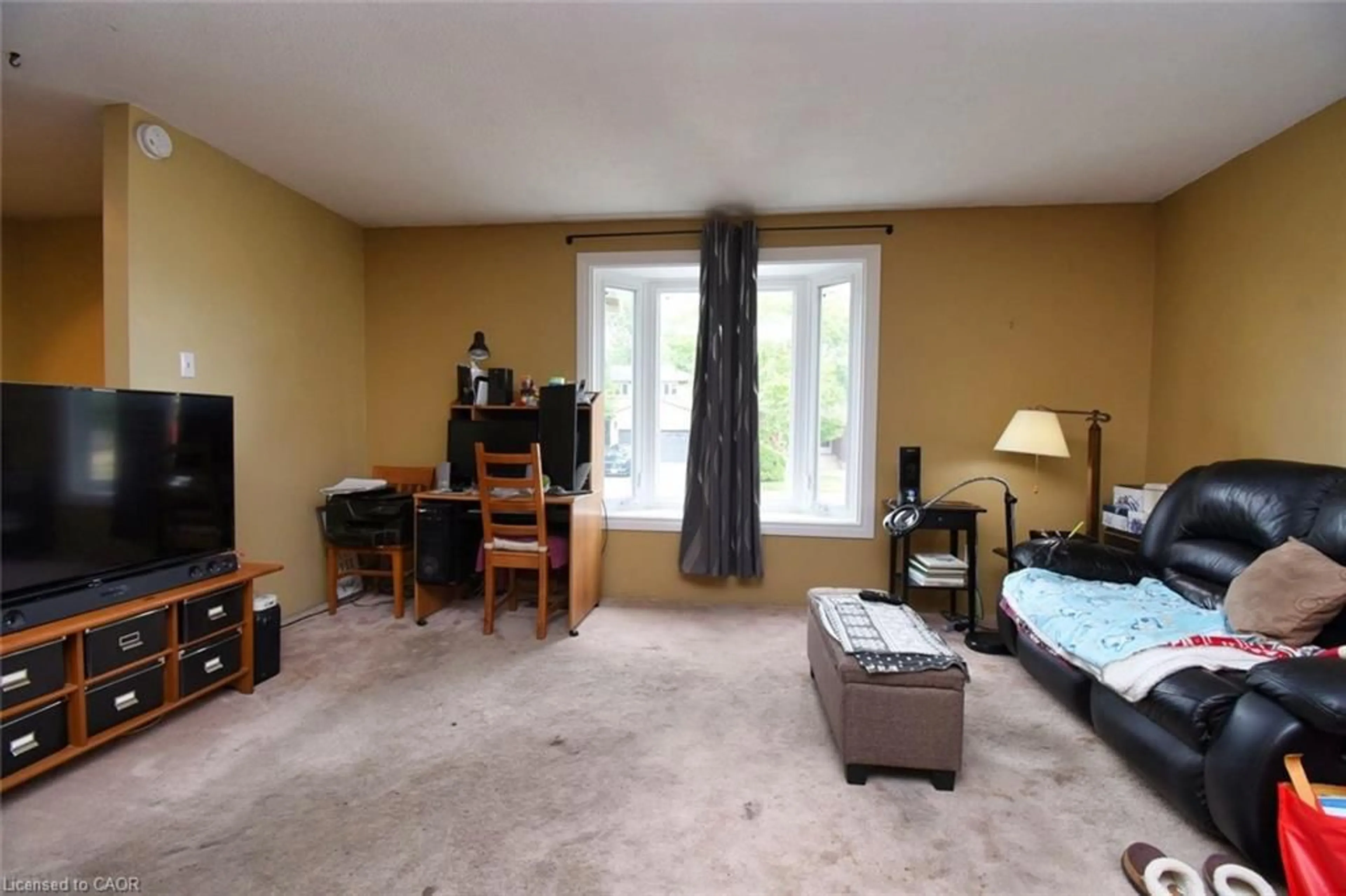 A pic of a room for 1406 Headon Rd, Burlington Ontario L7M 1W5