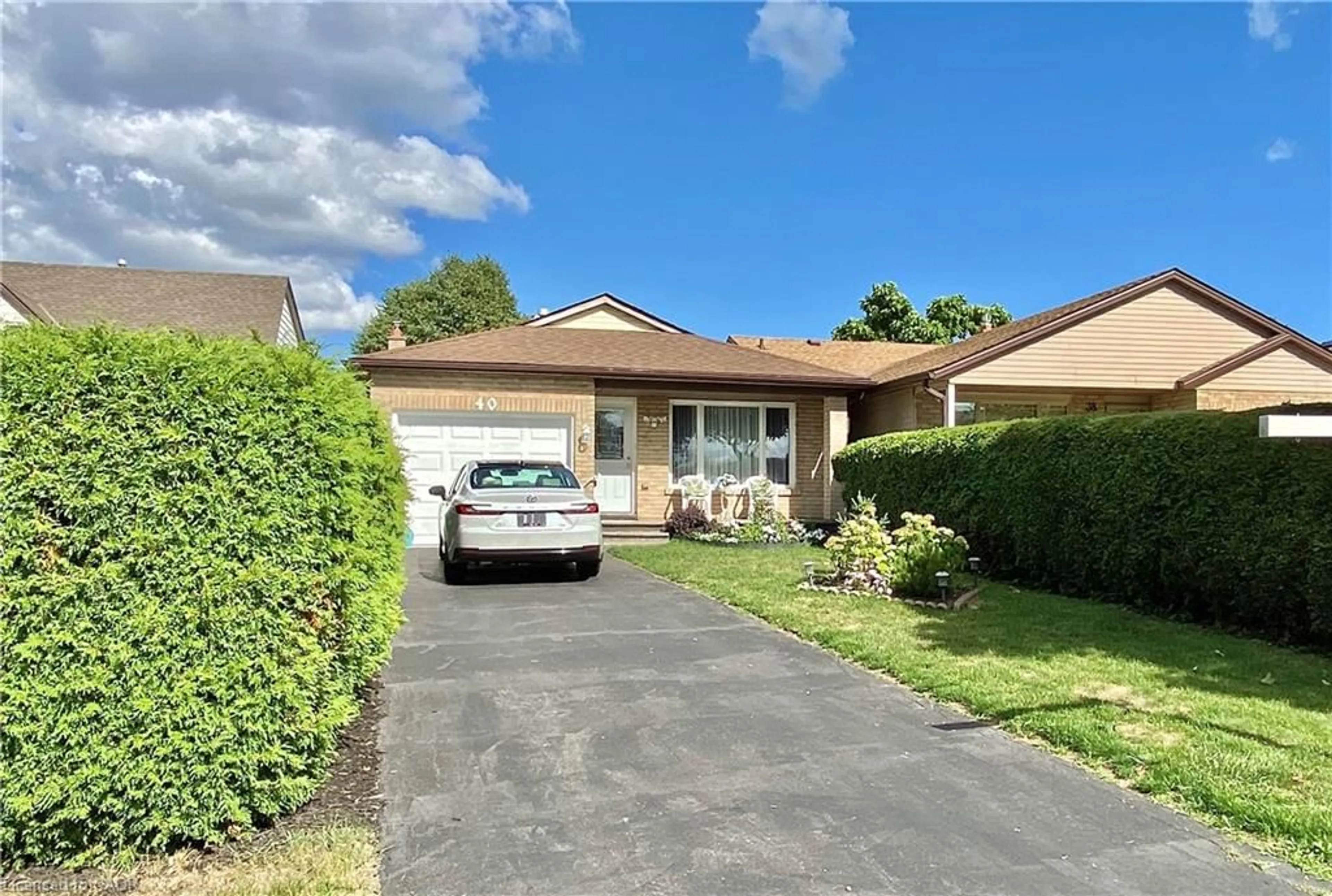 Unknown for 40 Lyton Cres, Stoney Creek Ontario L8J 2C9