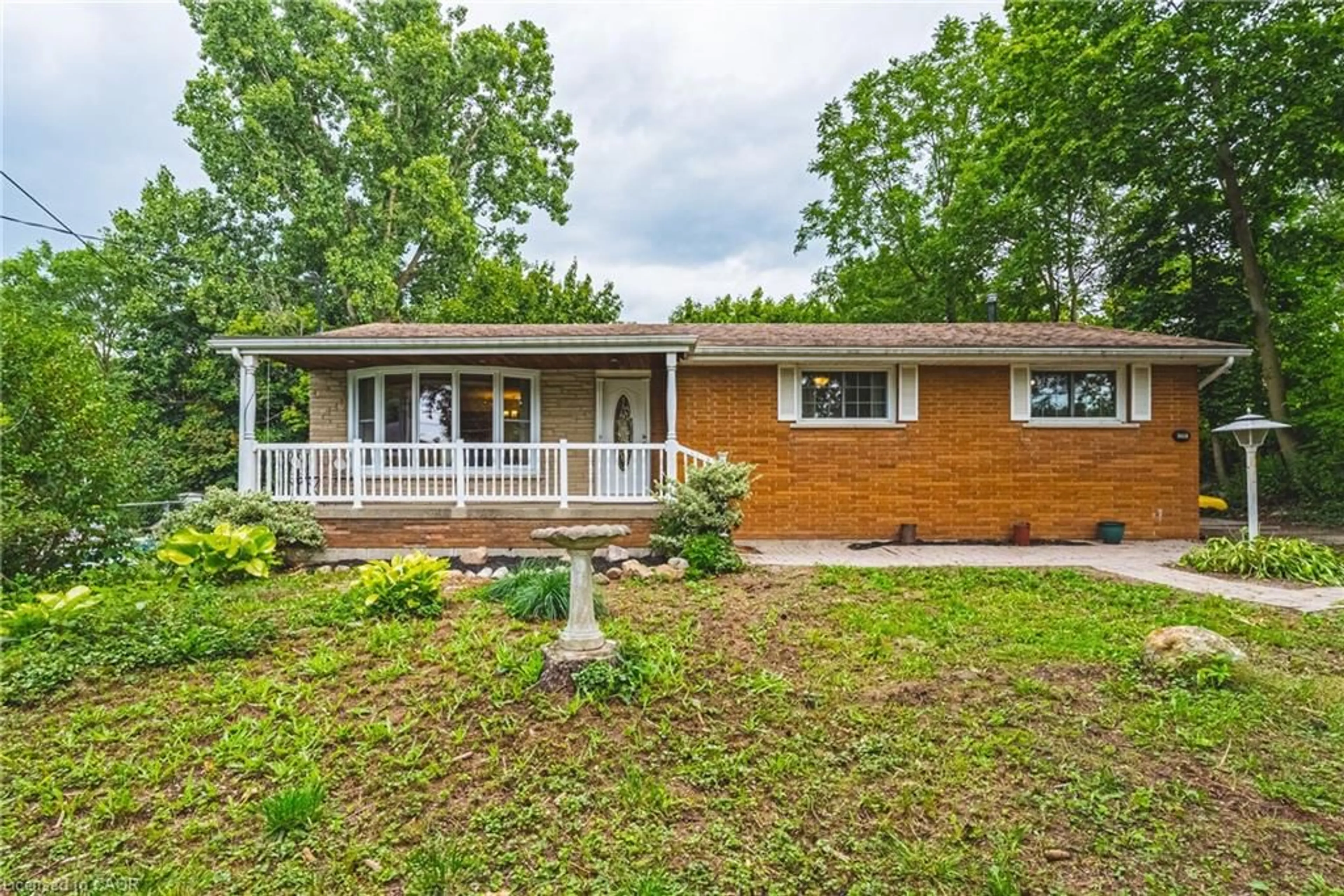 Unknown for 210 Mackenzie Cres, Caledonia Ontario N3W 1A7